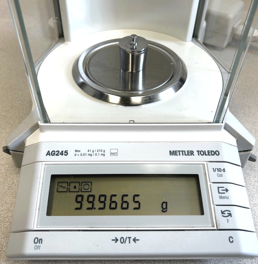 Used Mettler Toledo AG245 Delta-Range Balance (41g x 0.1mg / 210g x 1mg)