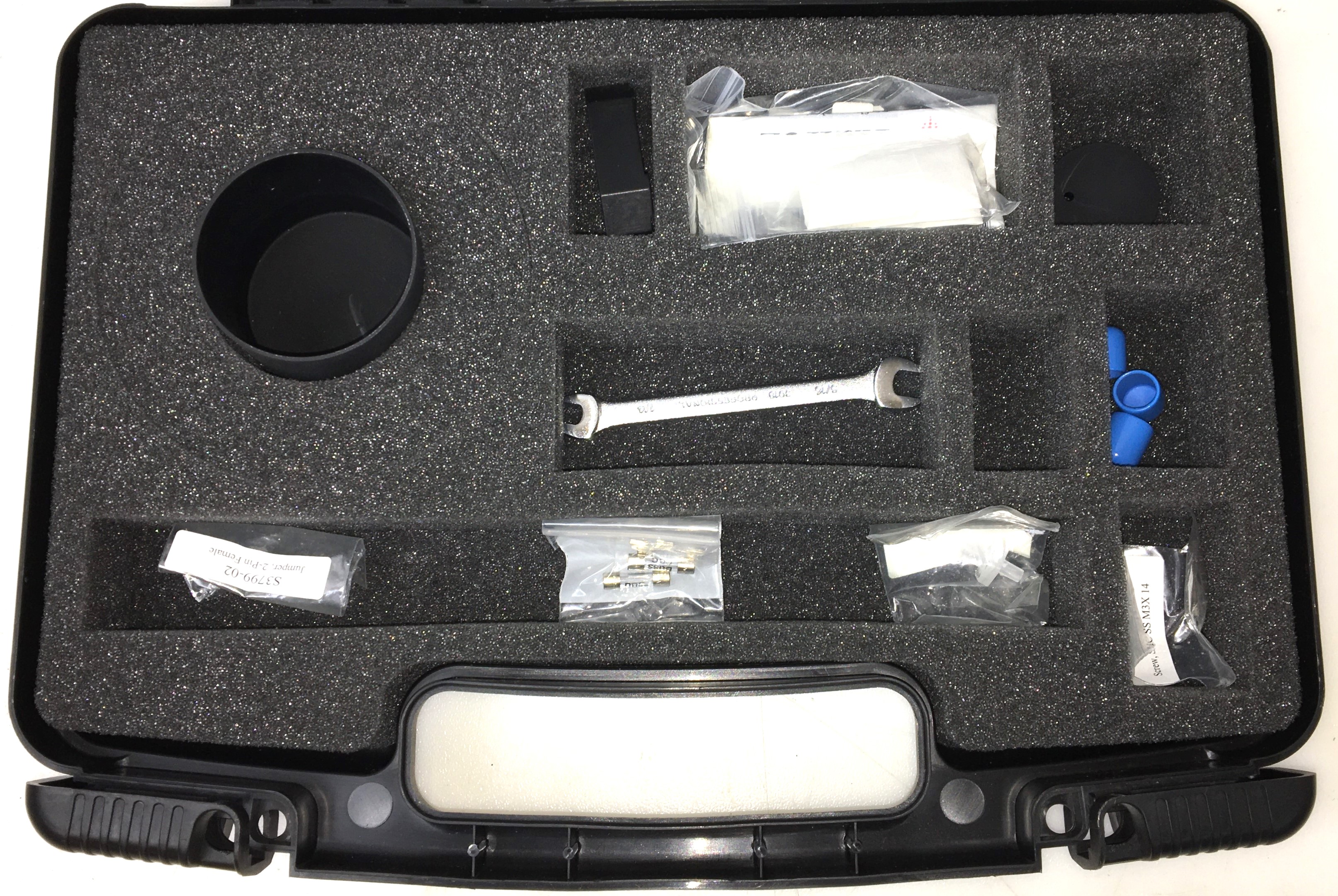 New Open Box Wyatt WMCW MicroCuvette Kit and Flow Cell Accessory Kit
