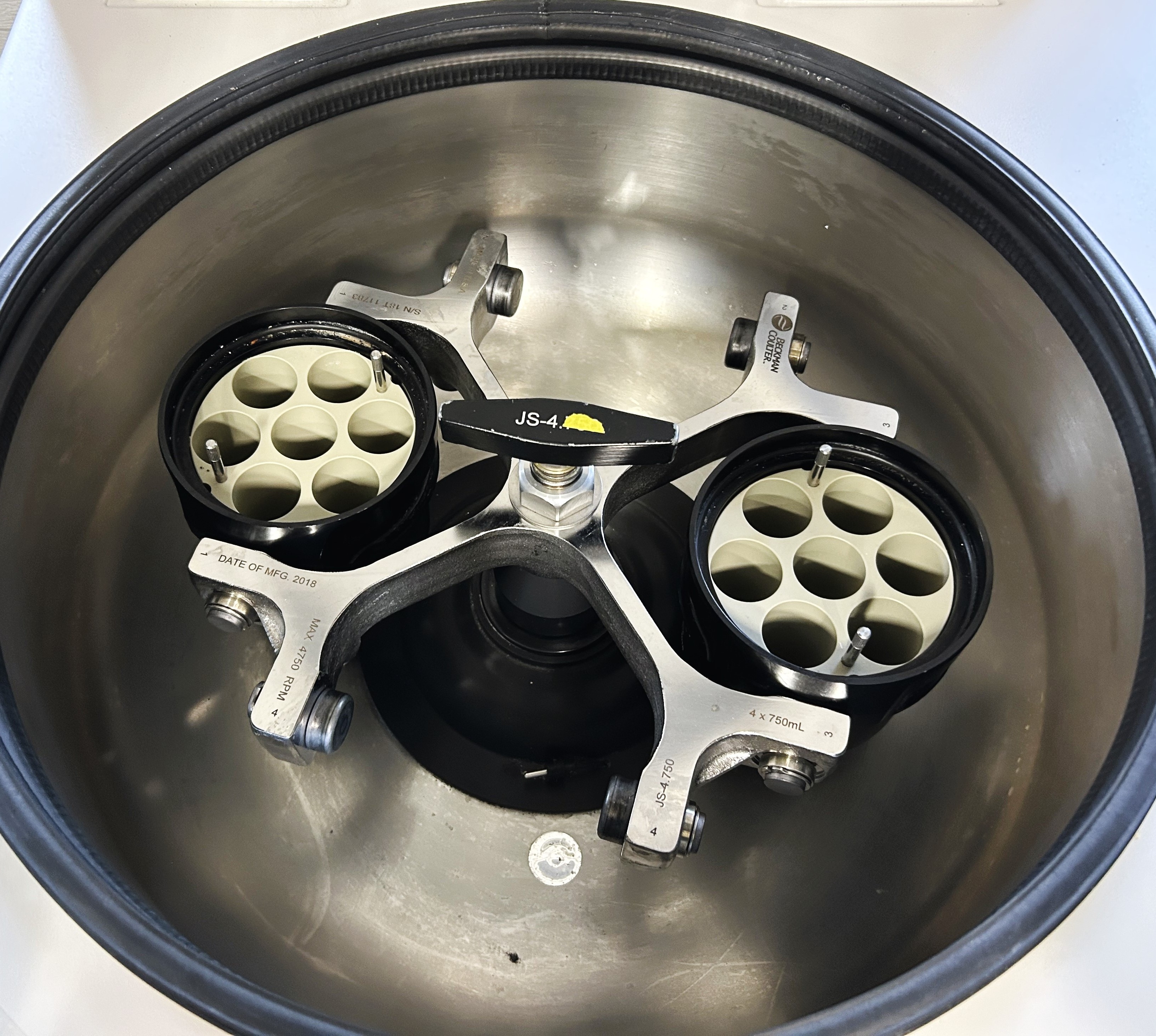 Used Beckman Coulter Avanti J-15R IVD Refrigerated Centrifuge with Rotor (14 x 50mL)