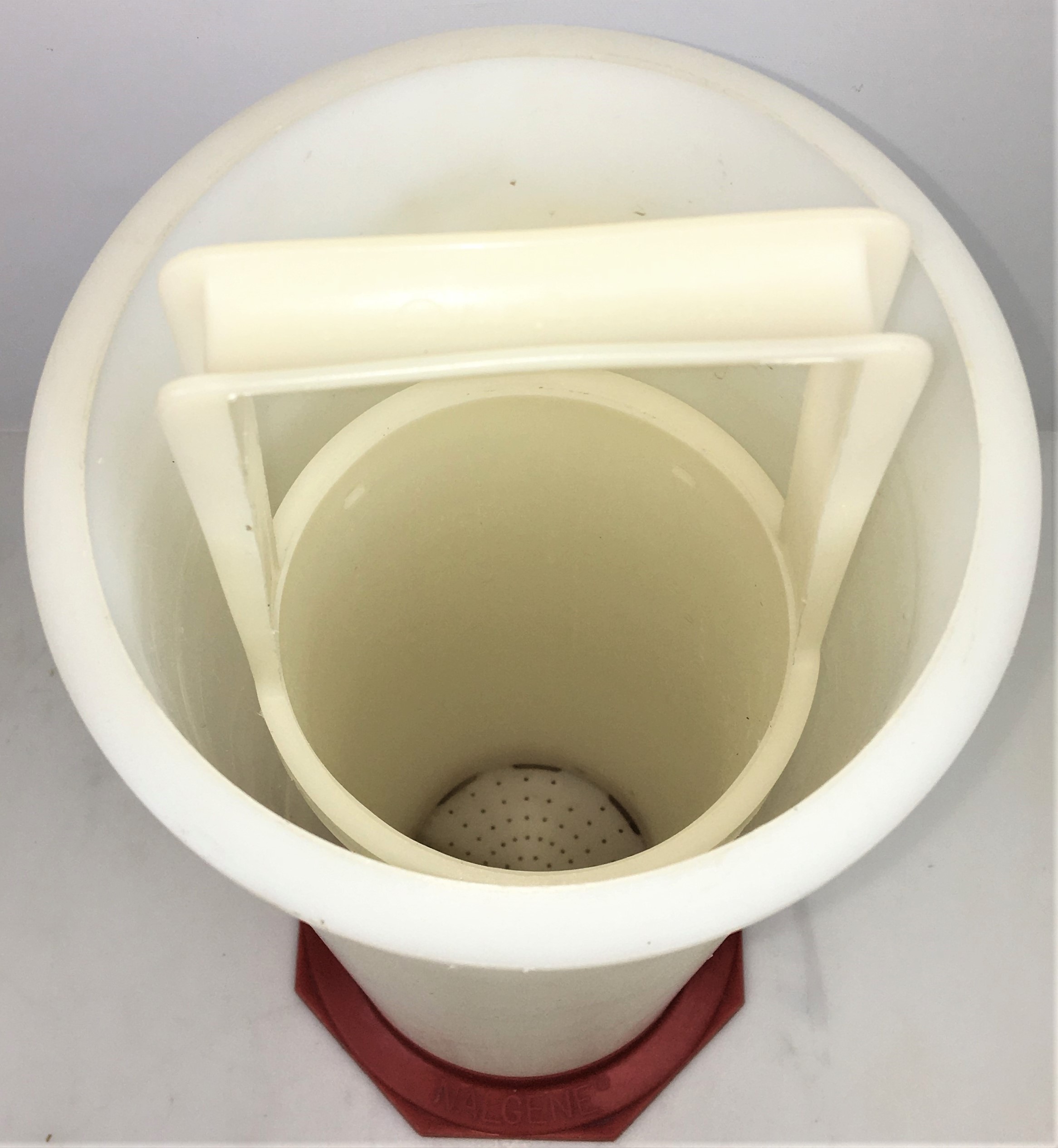 Used Nalgene 5241 Pipet Cleaning Basket Insert