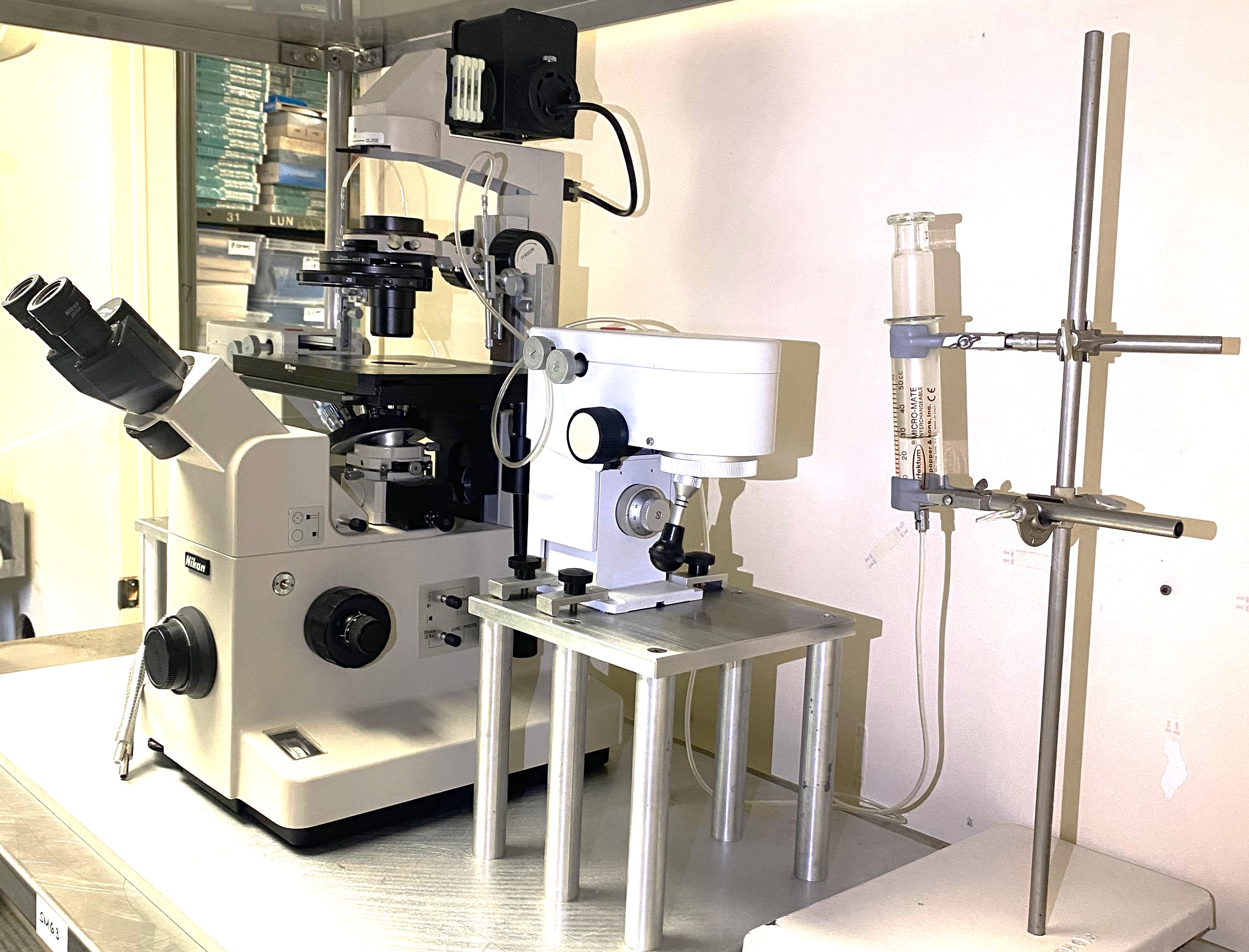 Used Nikon Diaphot TMD Inverted, Phase-Contrast Microscope with Micromanipulators