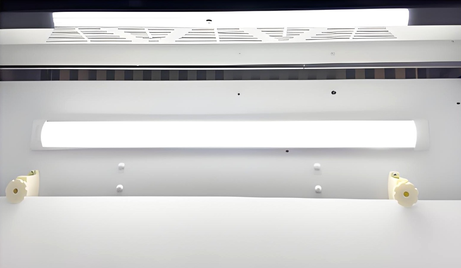 New Winband 4-Ft Fume Hood with Built-In Blower