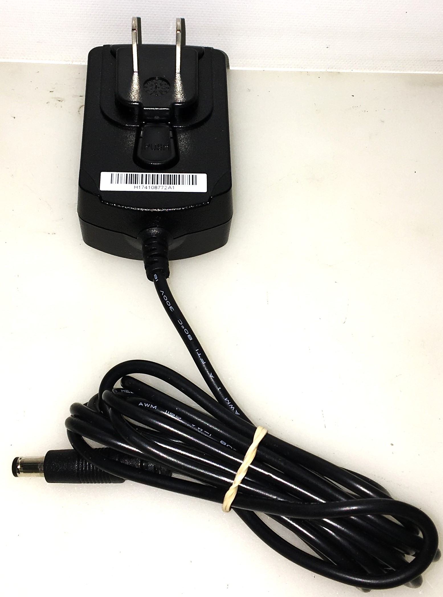 New Open Box Ohaus Navigator NV222 Portable Balance (220g x 0.01g) 