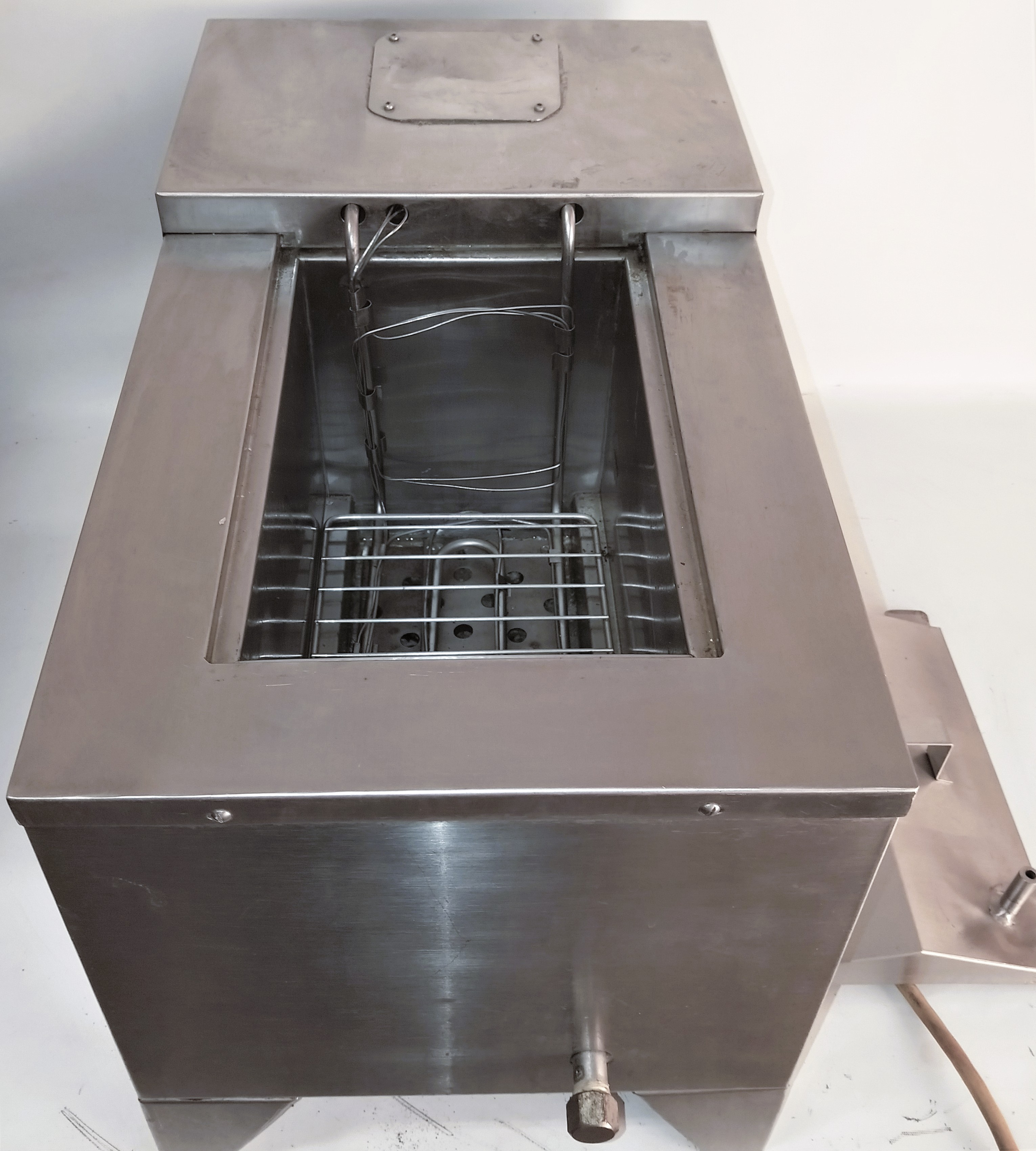 Used Blue-M MagniWhirl MW-1115A-1 Shaking Bath (10L)