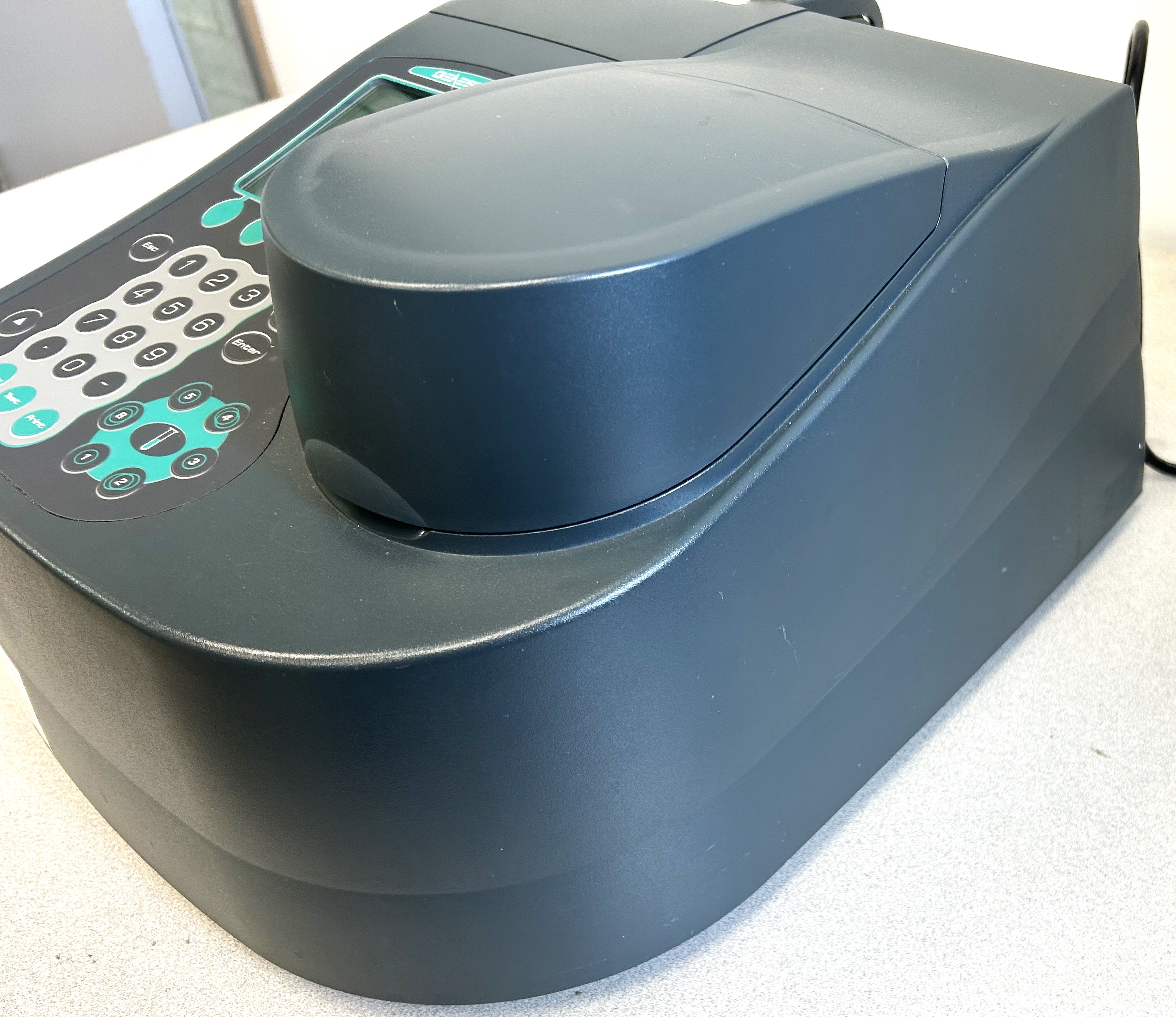 Used ThermoSpectronic Unicam Genesys 10UV Scanning UV-Visible Spectrophotometer (190 to 1100nm)