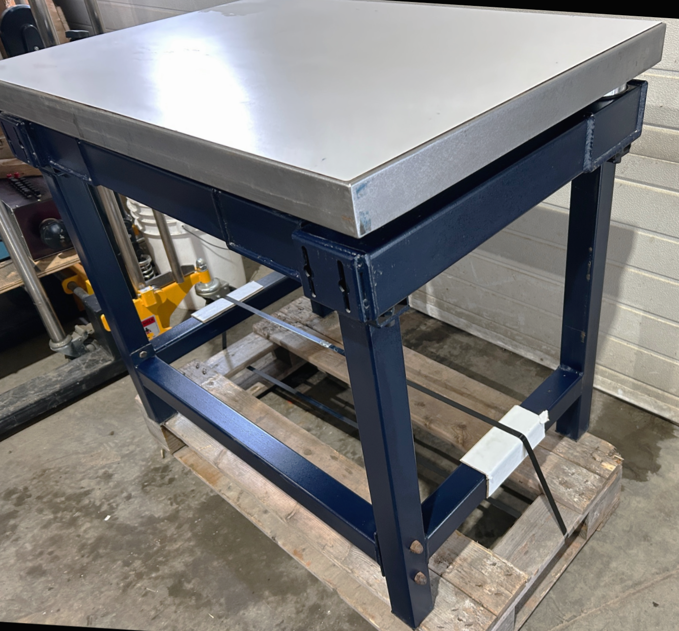 Used TMC Micro-g 61-512-01 Anti-Vibration Balance Table