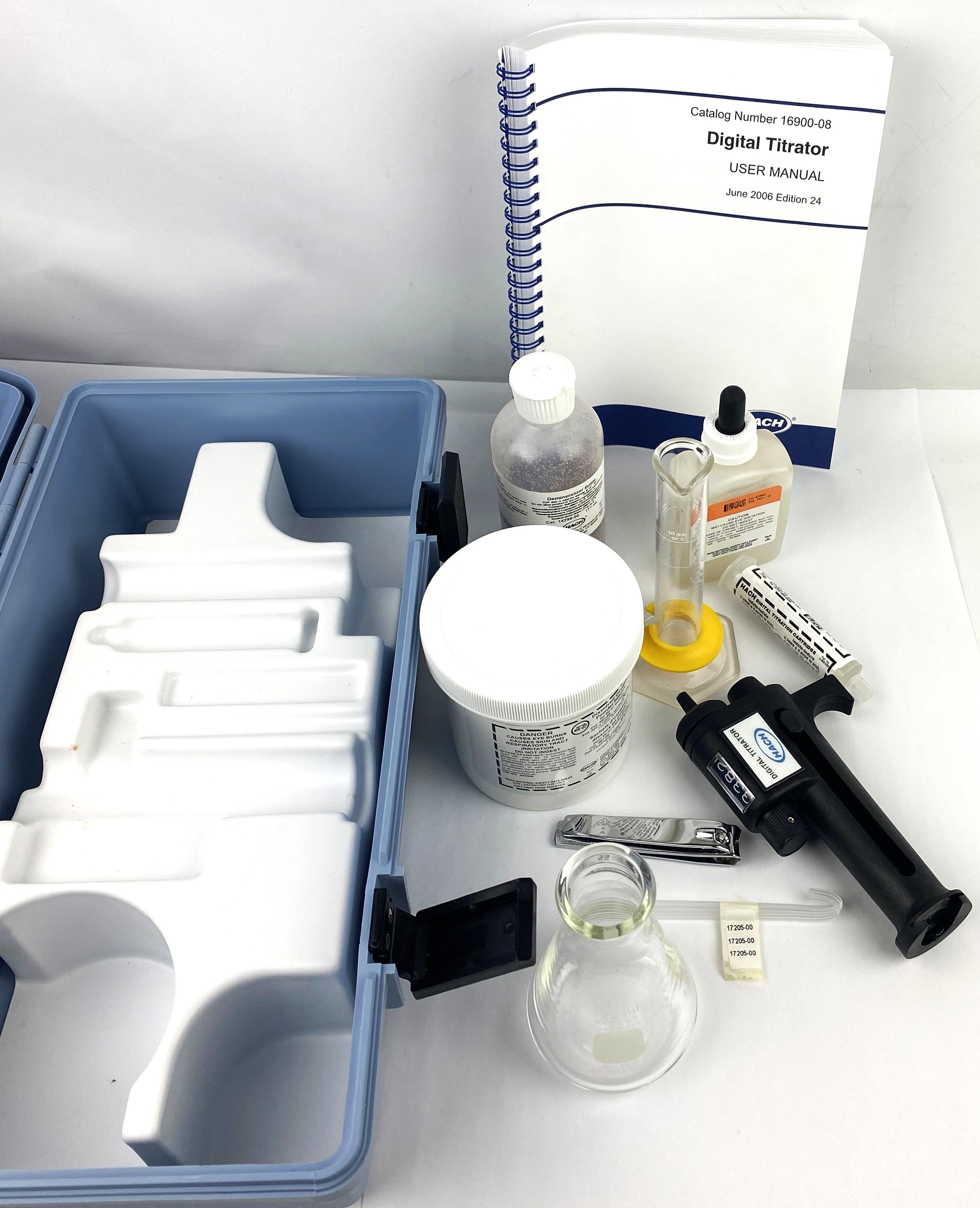 Used Hach 16900-08 Digital Titrator with SU-DT Sulfite Test Kit