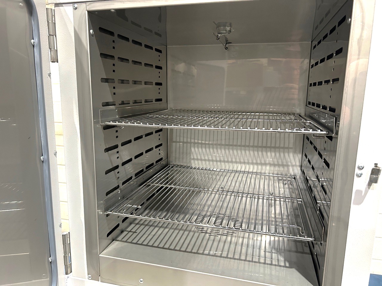 Used Fisher Isotemp OV701F Forced-Air Oven  (3.8 Cu-Ft)