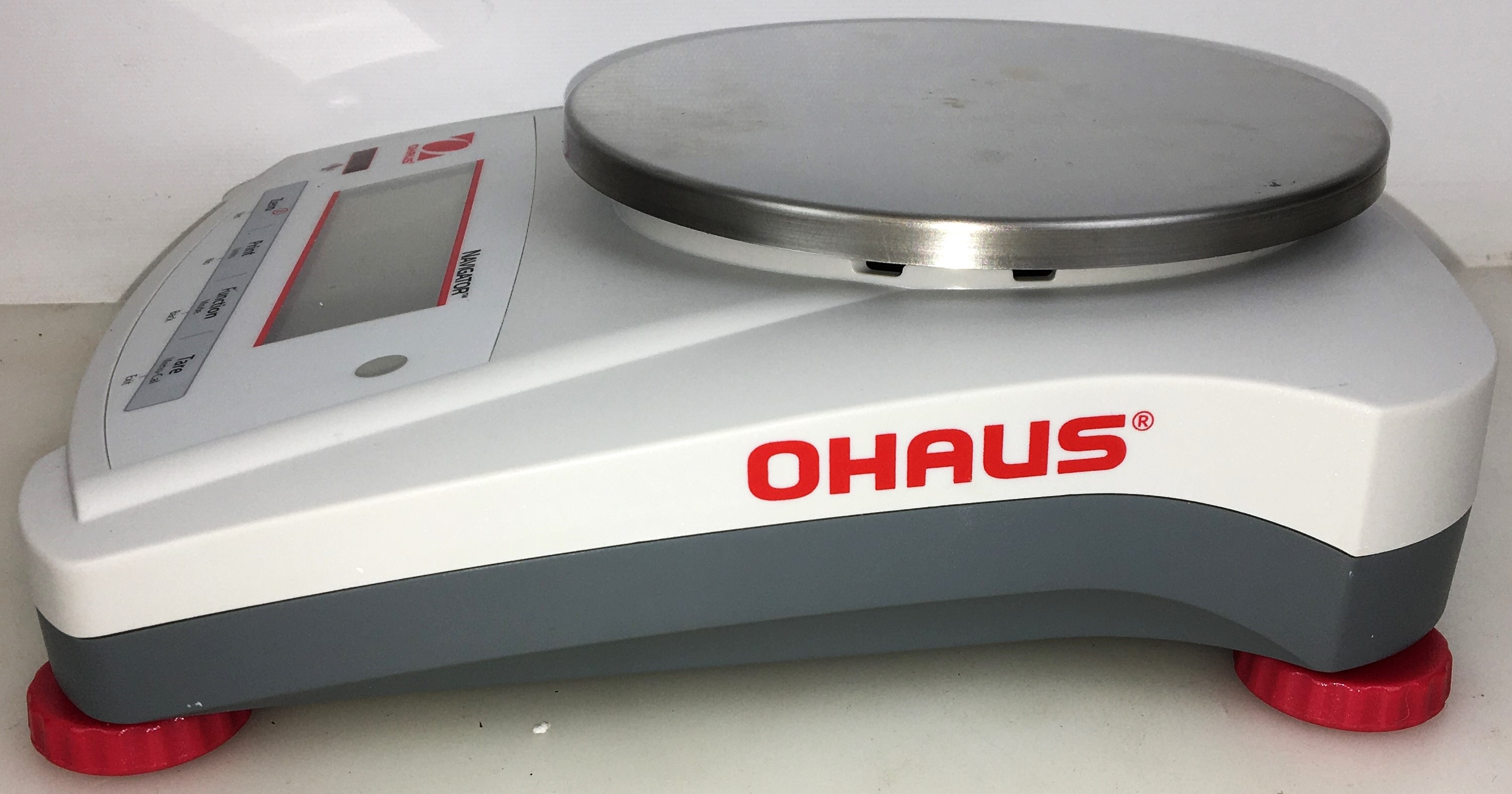 New Open Box Ohaus Navigator NV222 Portable Balance (220g x 0.01g) 