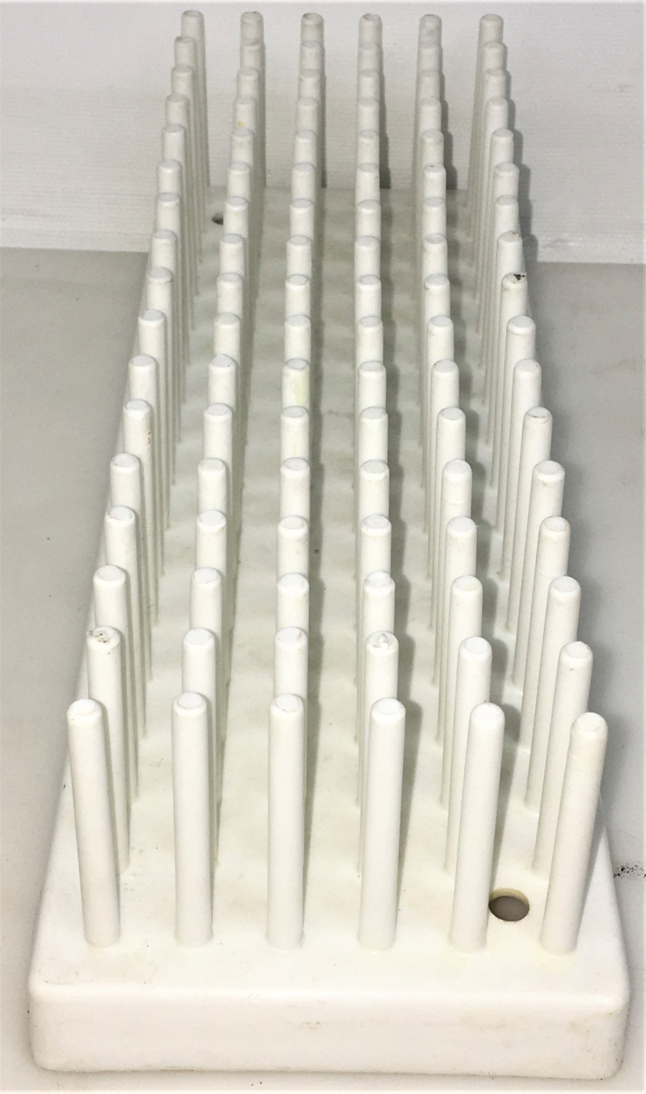 Used Endicott-Seymour ES207 Polypropylene Tube Rack - 80 x 10-13mm