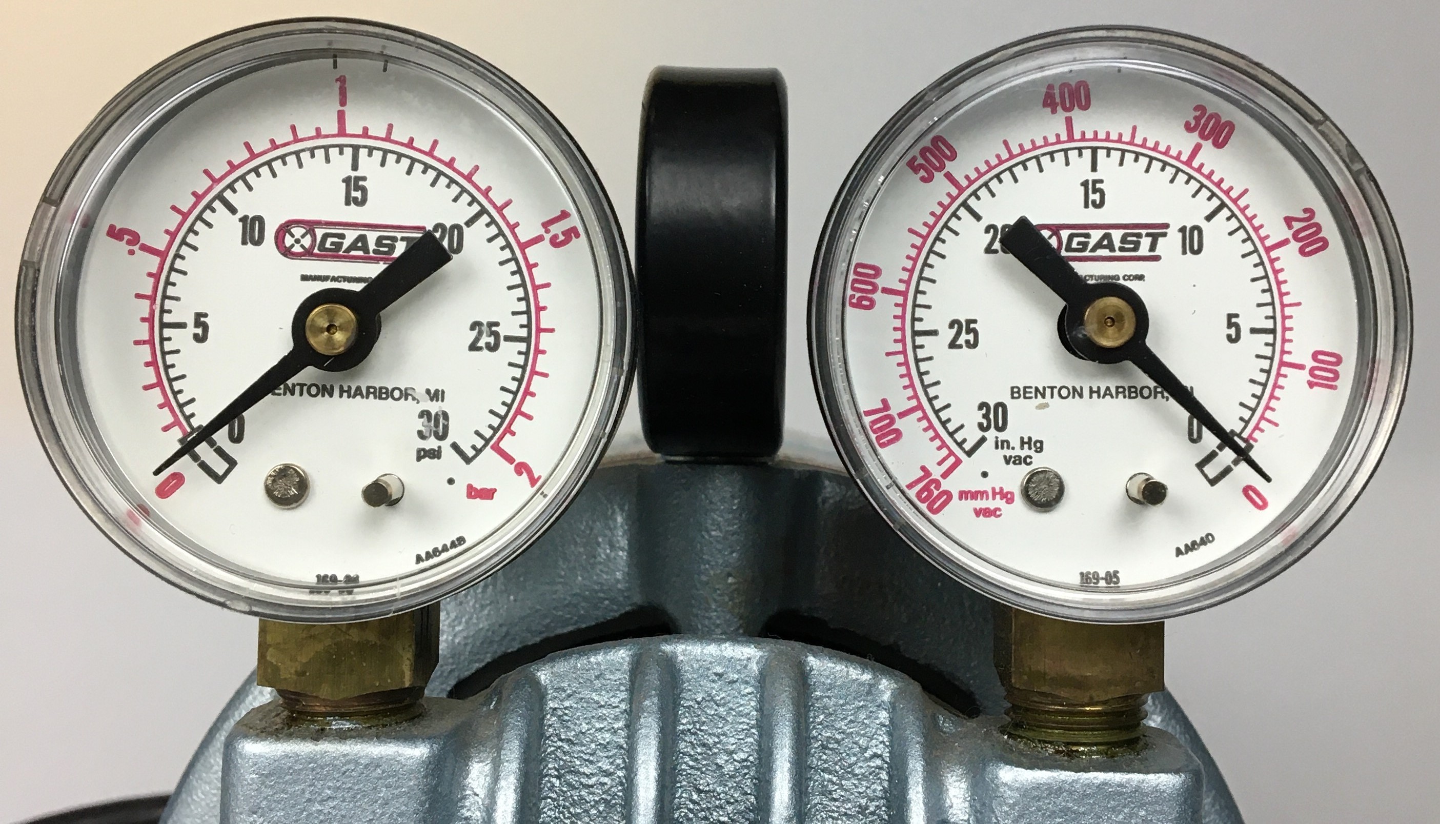 Used Gast 0211-V454-G817 Vacuum Pump (1.3cfm)