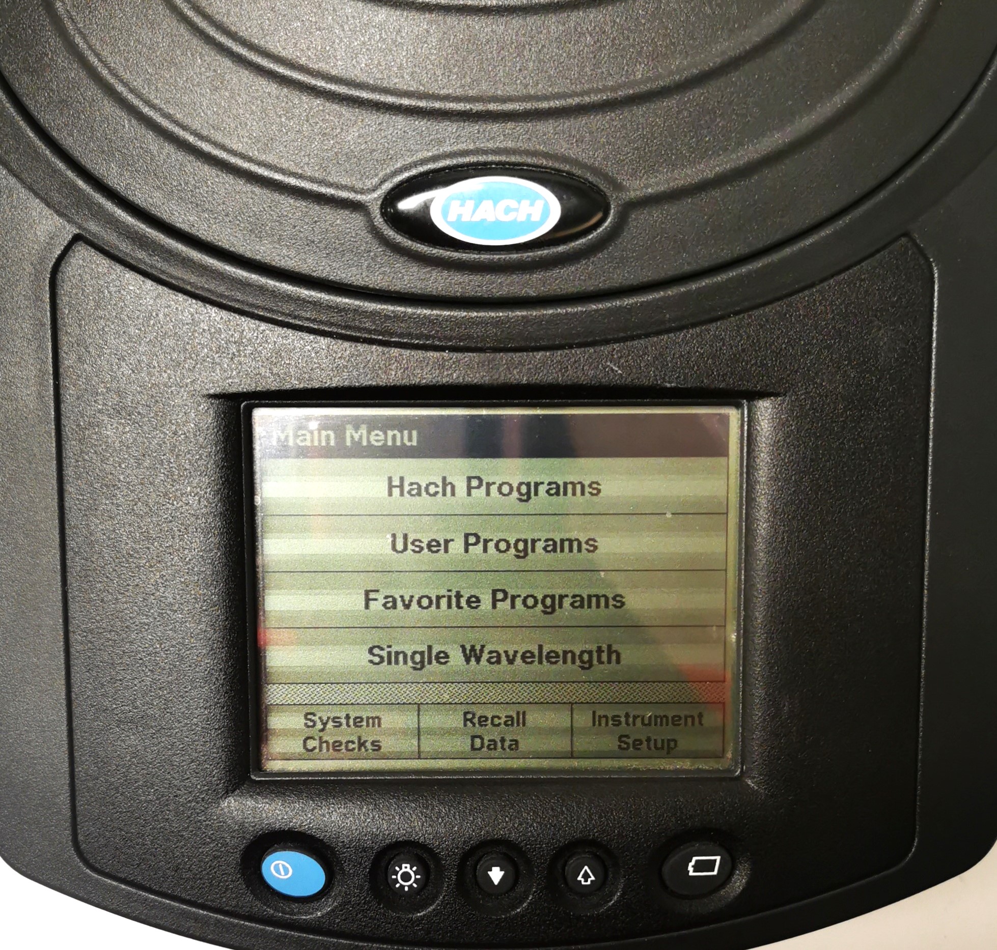 Used Hach DR/2400 Portable Spectrophotometer (400 to 880nm)