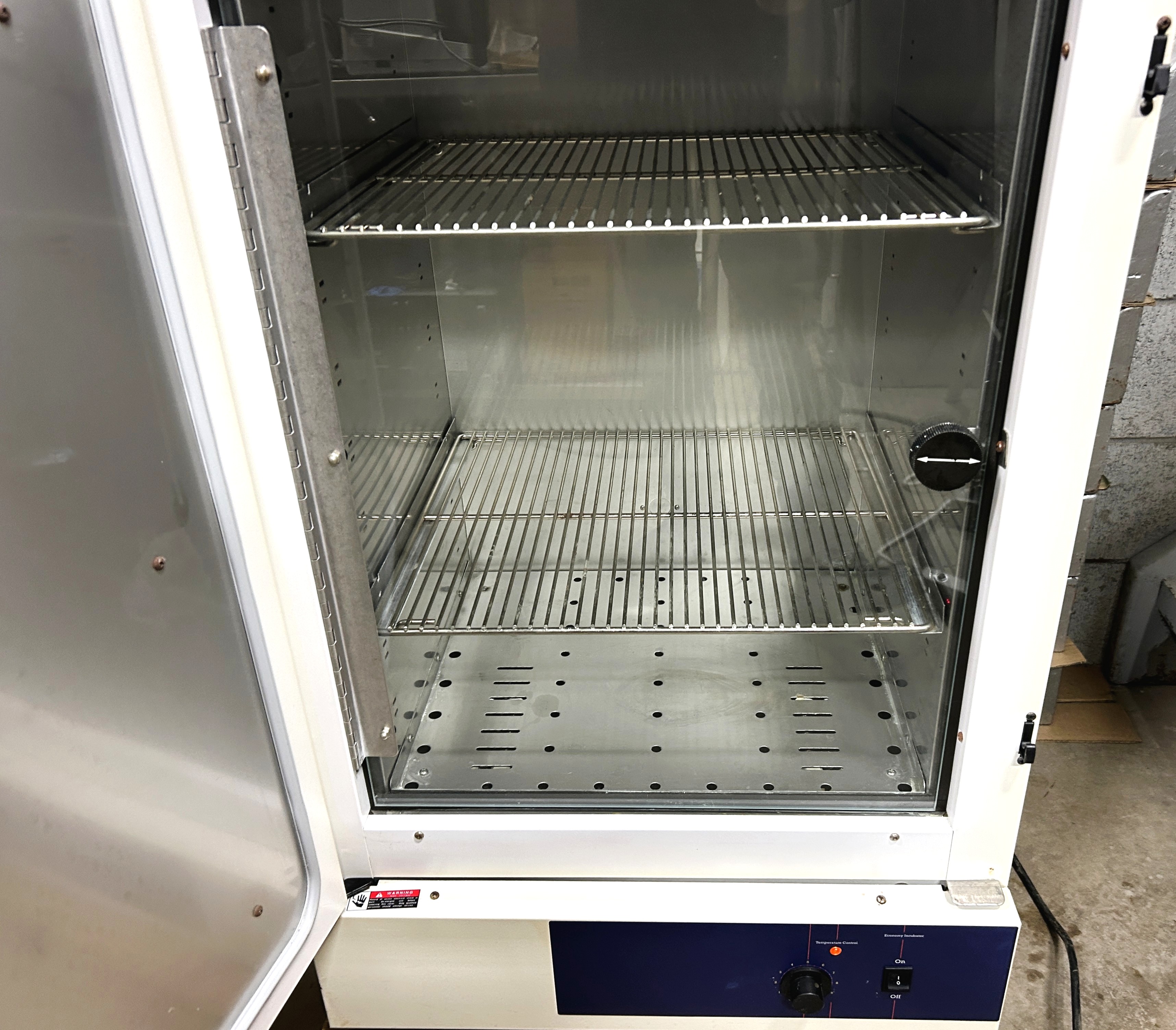 Used Precision Economy 5EM Gravity-Convection Incubator (4.5 Cu-Ft)