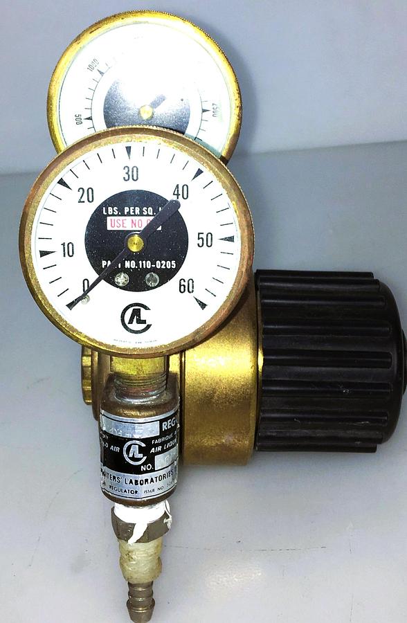 Used Liquid Air 151-1137 Brass Carbon Dioxide Regulator (CGA 500)