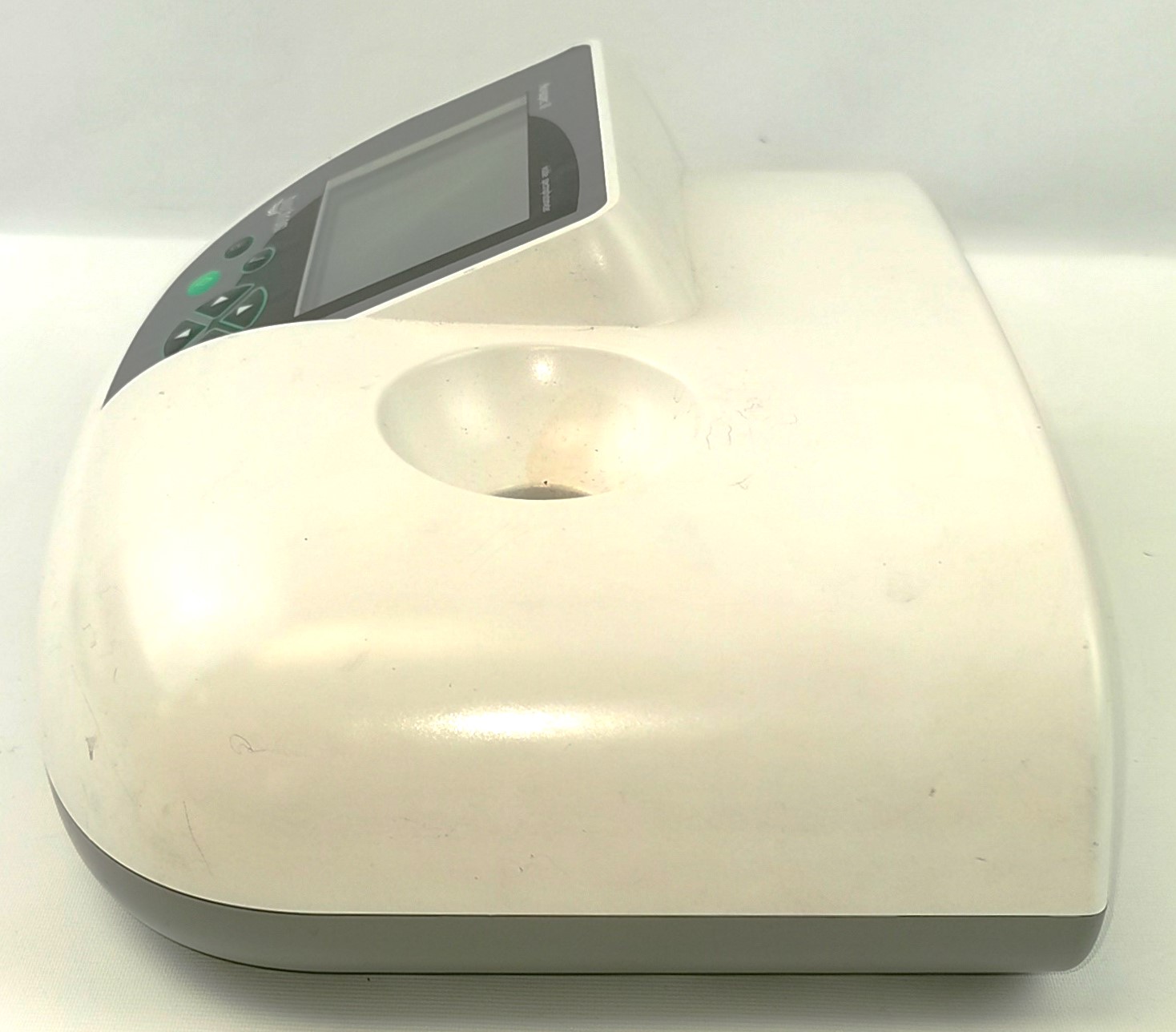 As is Biochrom Novaspec III Classic Visible Spectrophotometer (330 to 830nm)