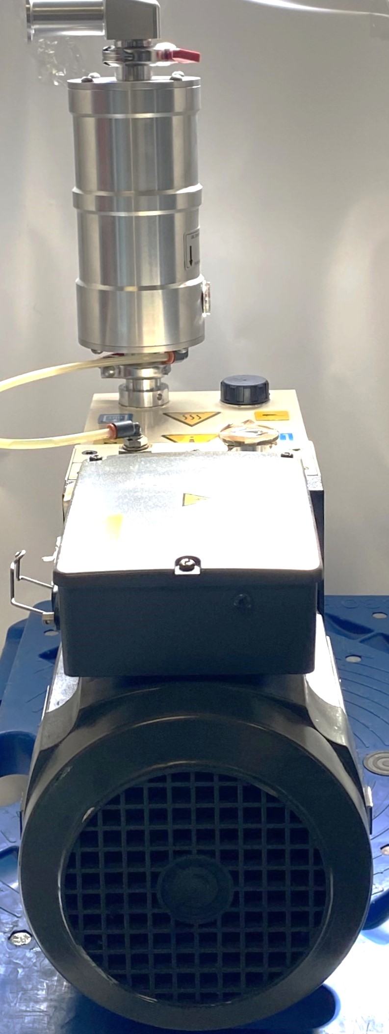 Used Varian (Agilent) DS 602 Rotary Vacuum Pump with Varian Oil Filter (17.6cfm)