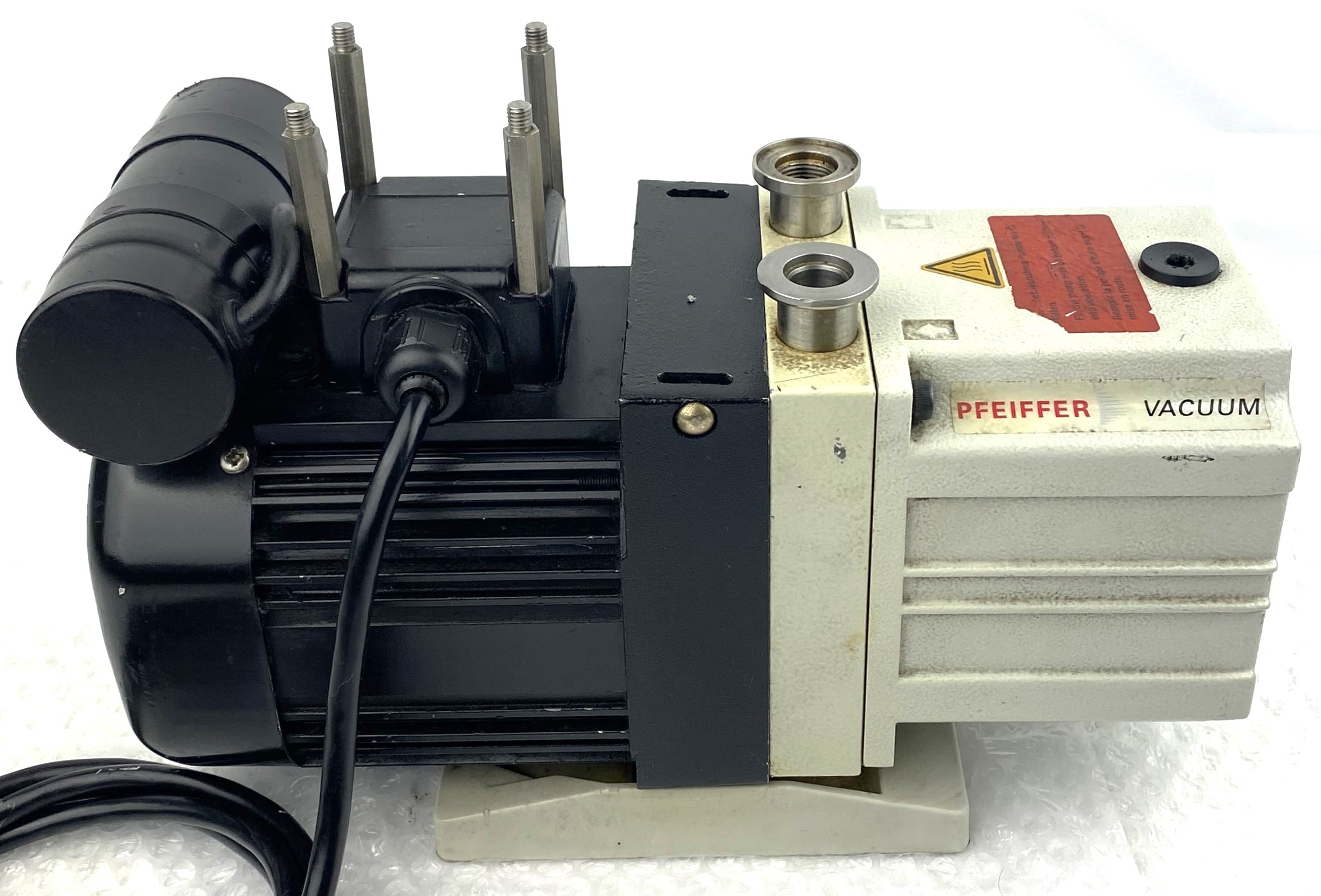 Used Pfeiffer DUO 2.5 (G3170-80025) Rotary Vacuum Pump (2.5cfm)