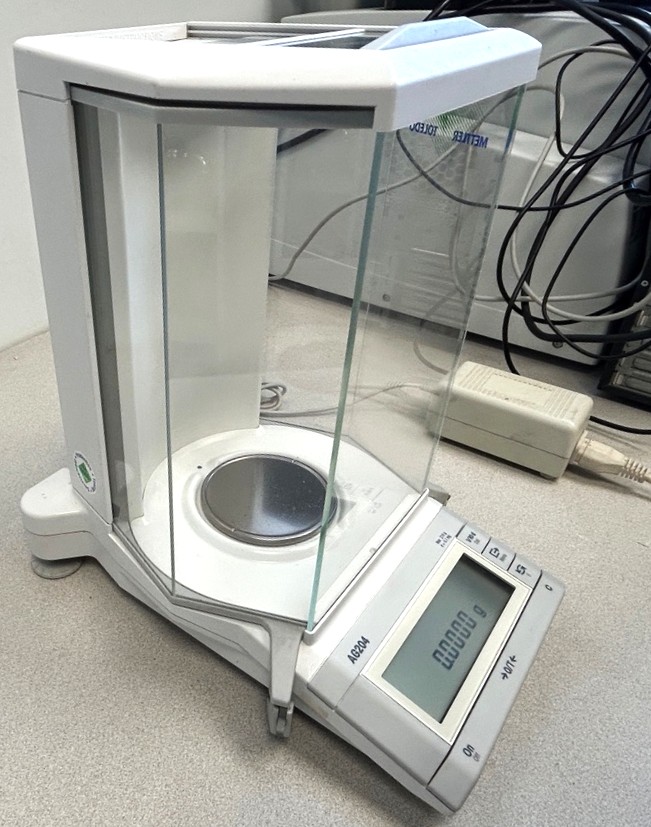 Used Mettler Toledo AG204 Analytical Balance (210g x 0.0001g)