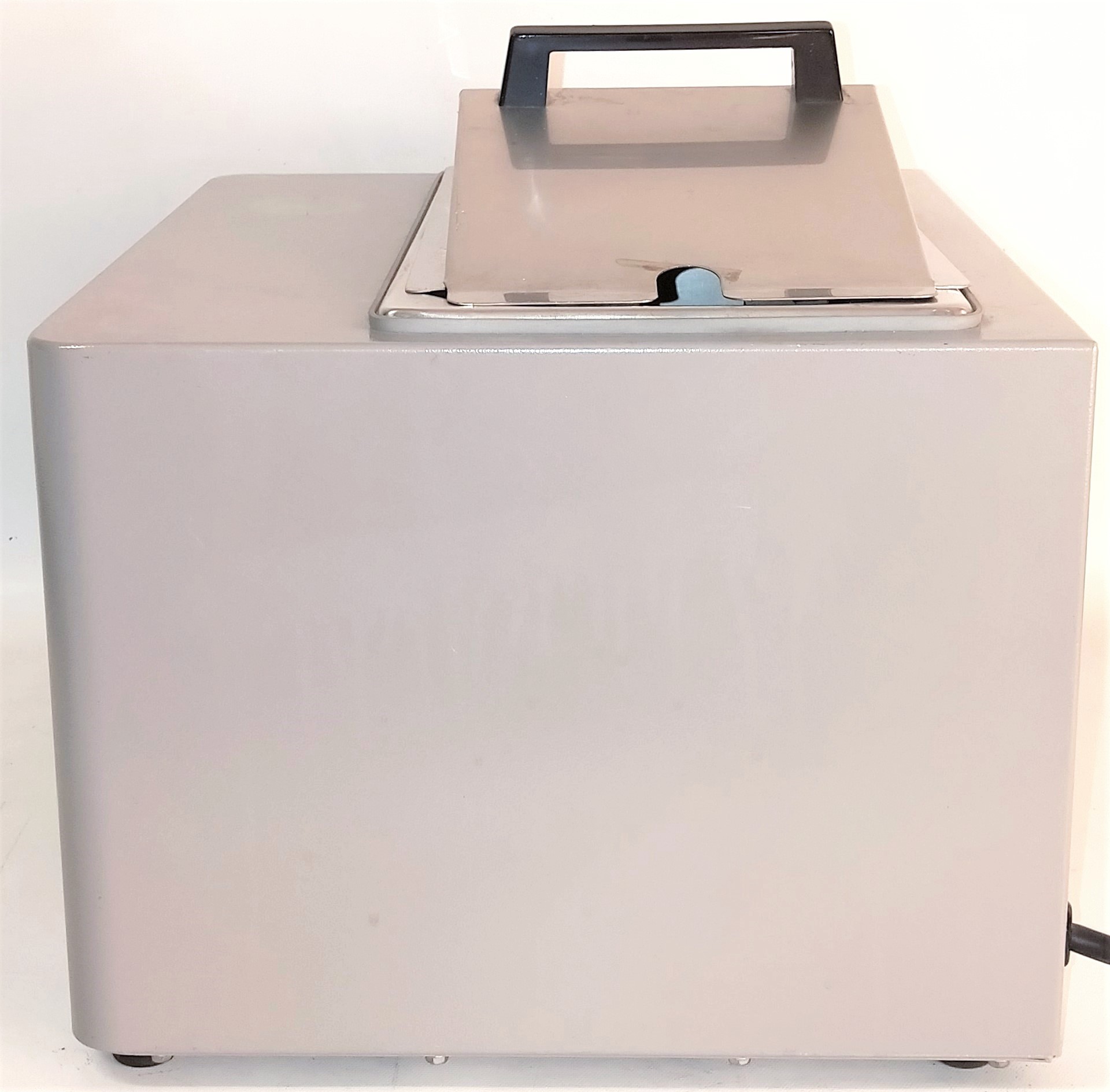 Used VWR (Shel-Lab) 1202 Water Bath (2L)