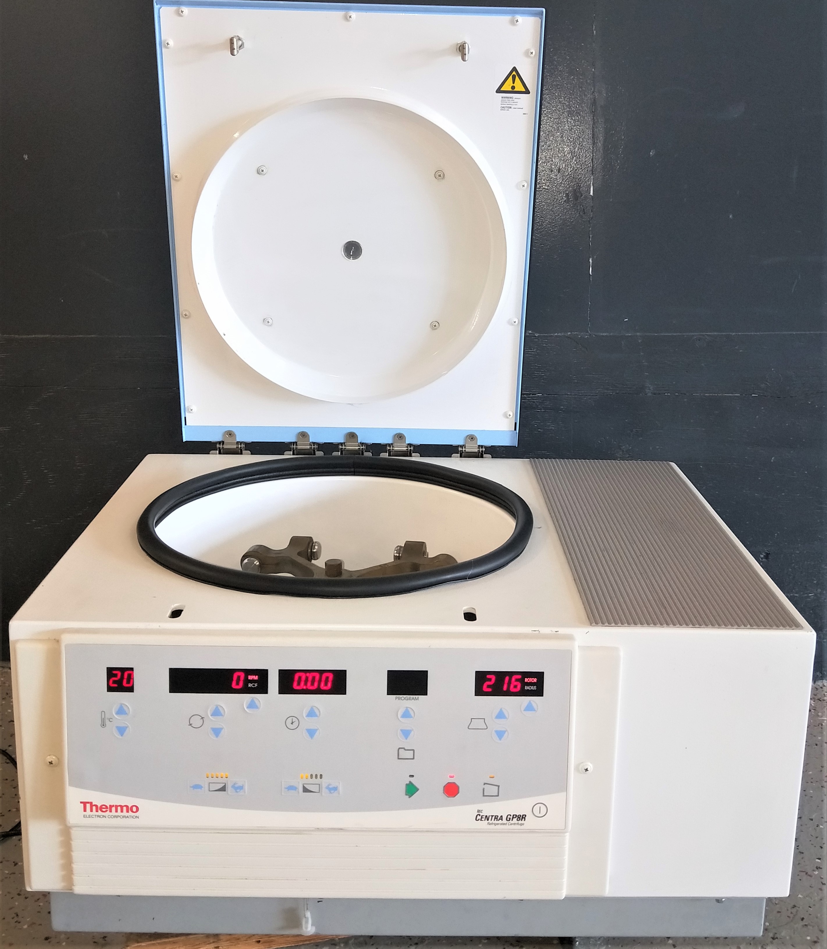 Used Thermo IEC Centra GP-8R Refrigerated Centrifuge with Rotor