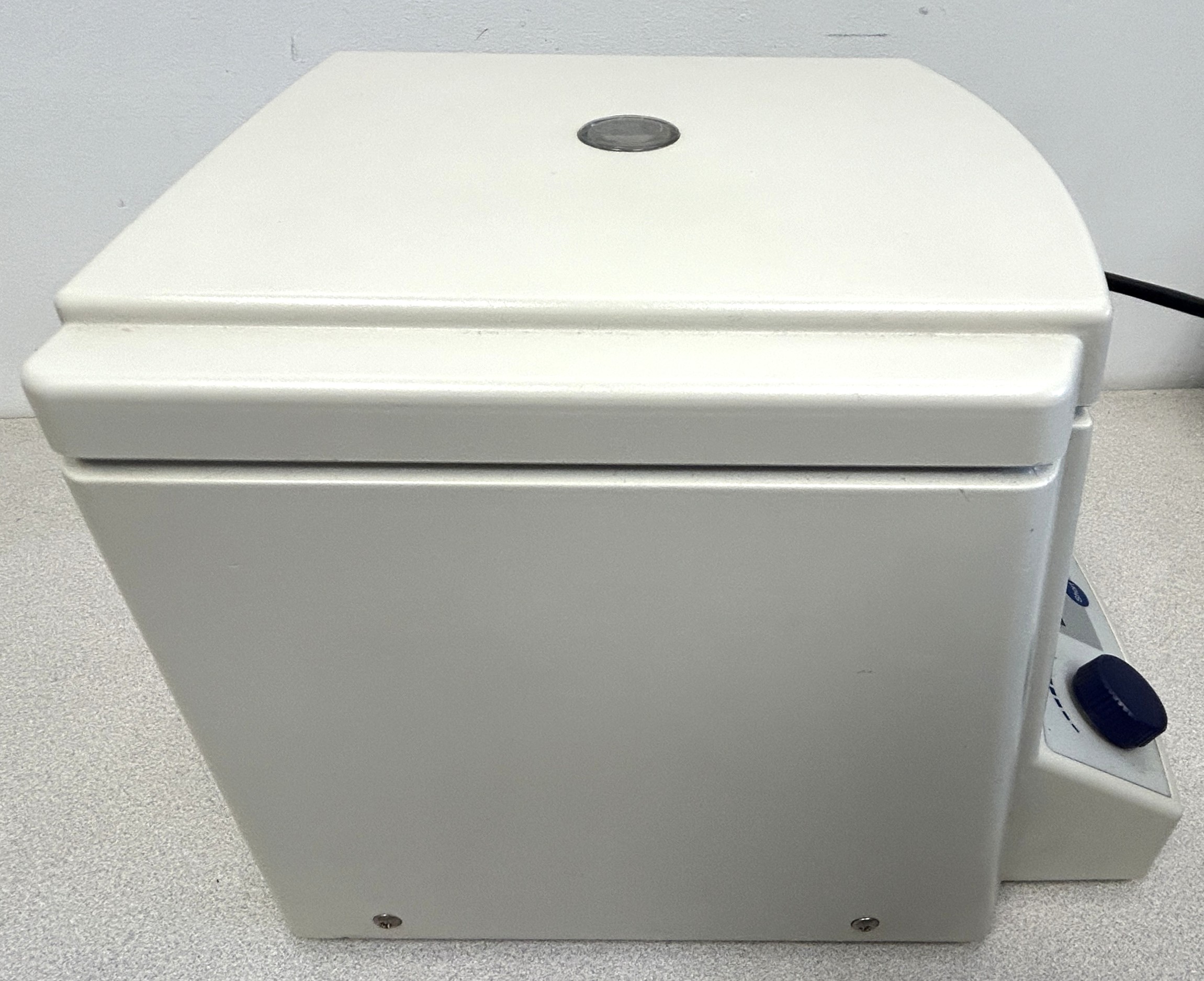 Used Eppendorf 5415D Digital Microcentrifuge (24 x 1.5mL)