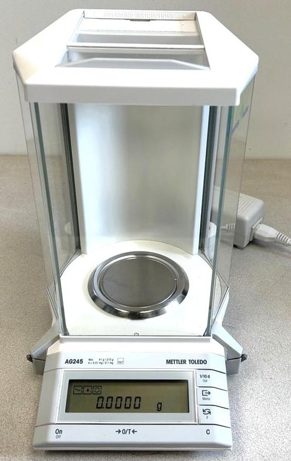 Used Mettler Toledo AG245 Delta-Range Balance (41g x 0.1mg / 210g x 1mg)