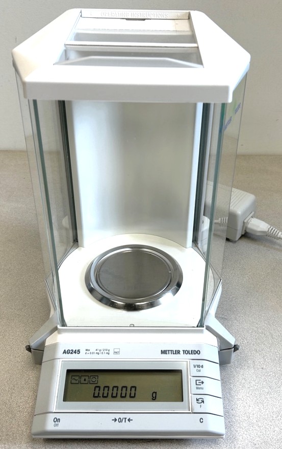 Used Mettler Toledo AG245 Delta-Range Balance (41g x 0.1mg / 210g x 1mg)