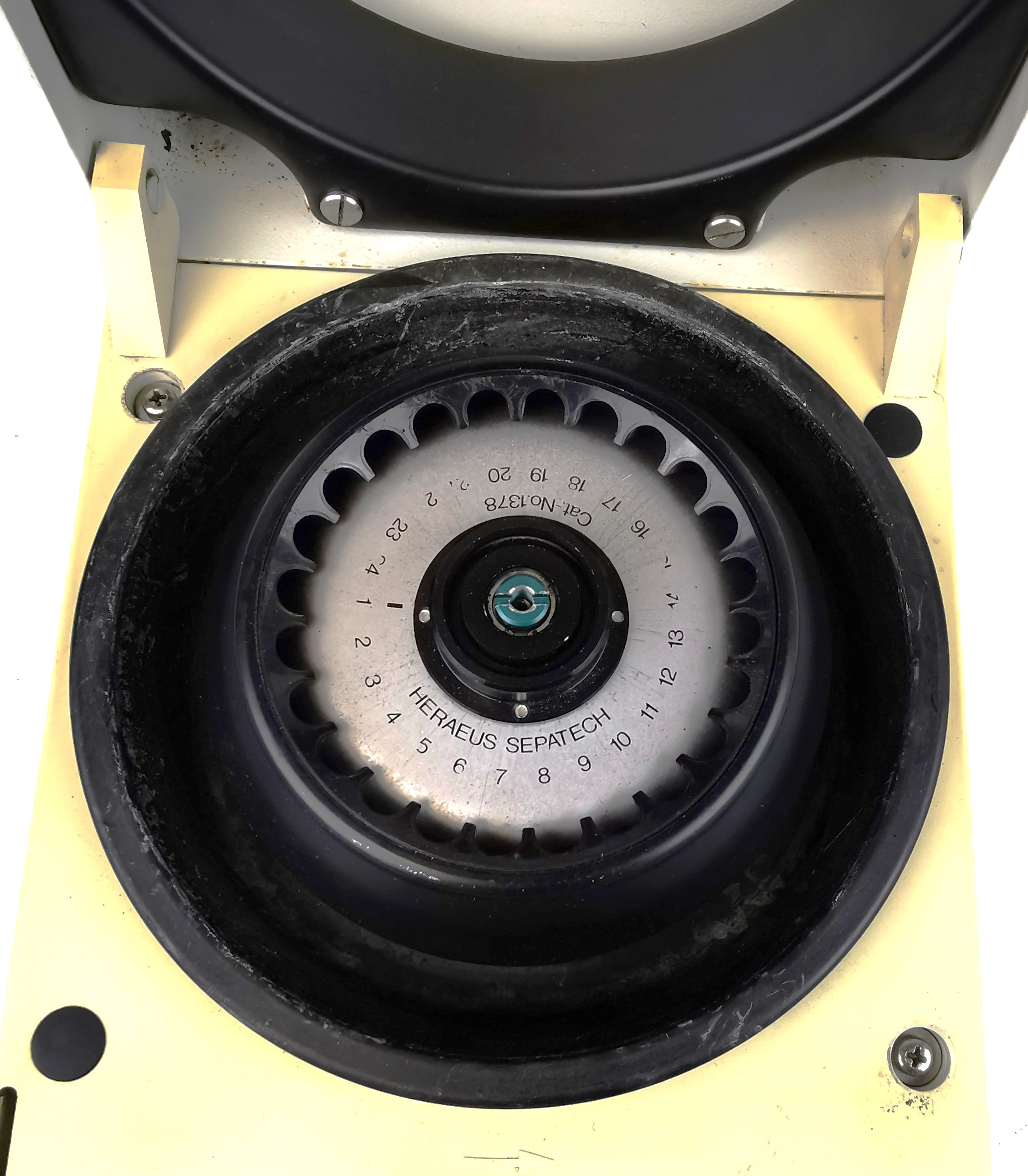 Used Heraeus (Baxter) Biofuge A 1217 Microcentrifuge with 1378 Rotor (24 x 1.5mL)