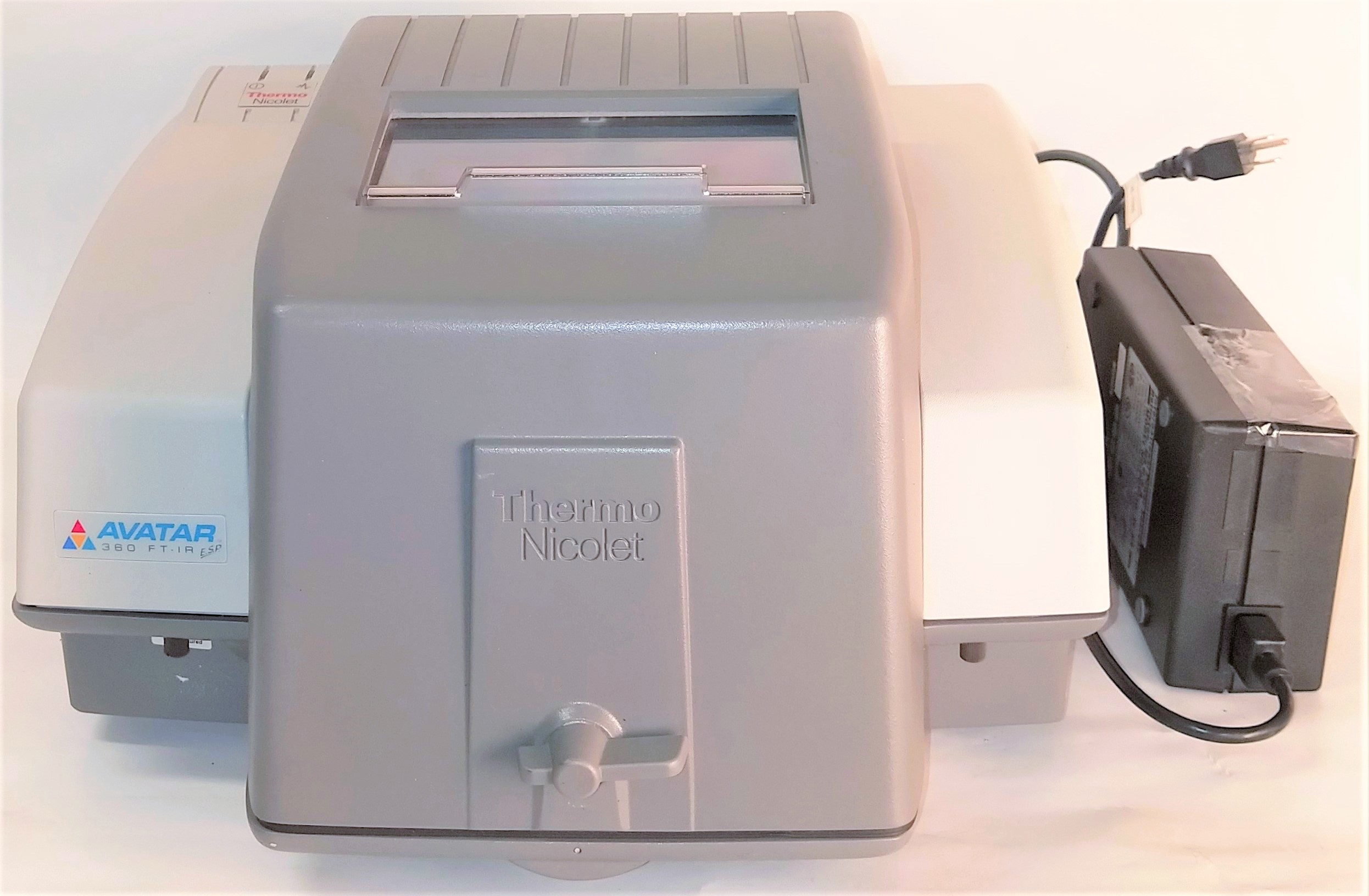 Used Thermo Nicolet Avatar 360 ESP FT-IR Spectrophotometer with Carrying Case