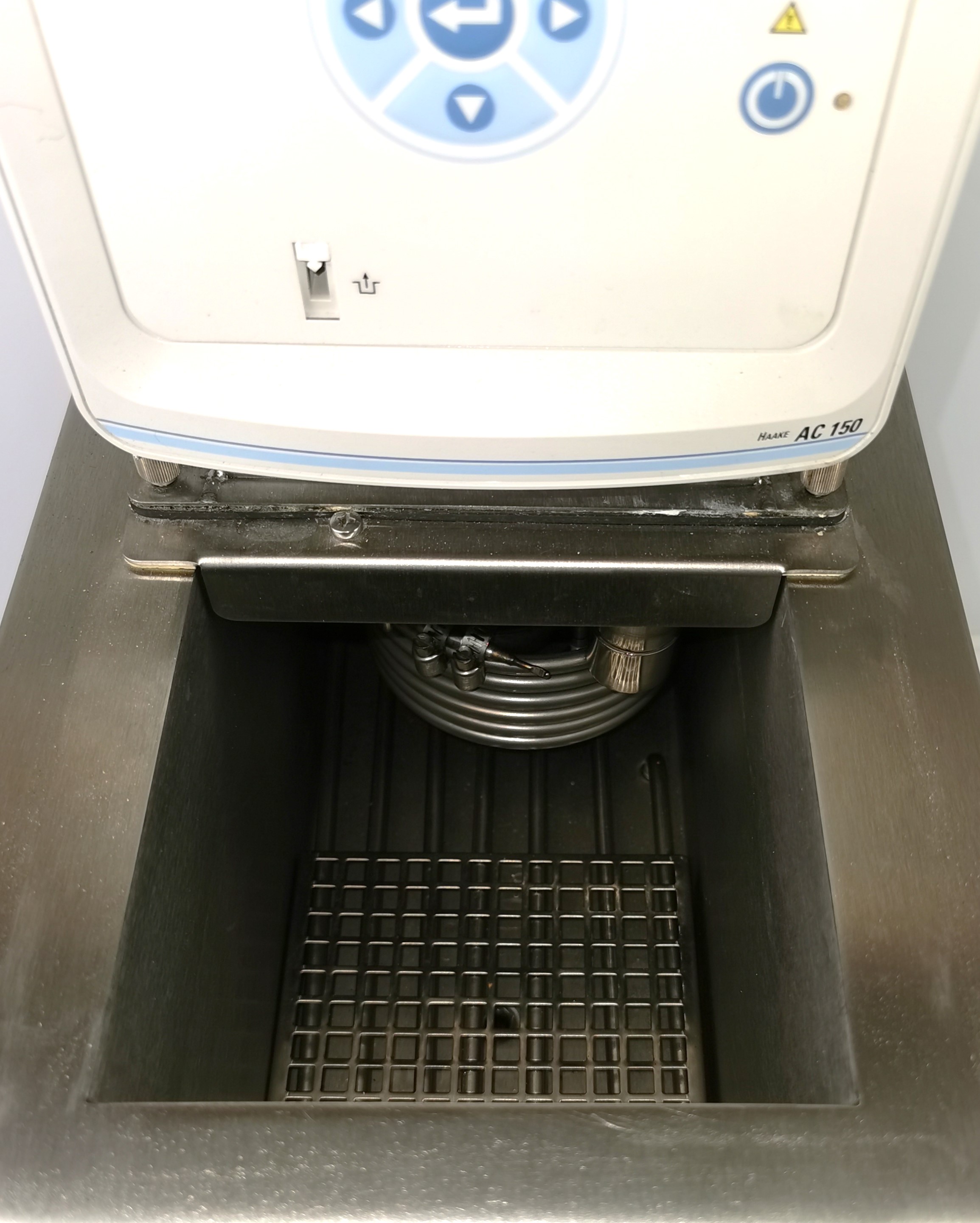 Used ThermoFisher Haake AC150-A10 Refrigerated Bath (6L)