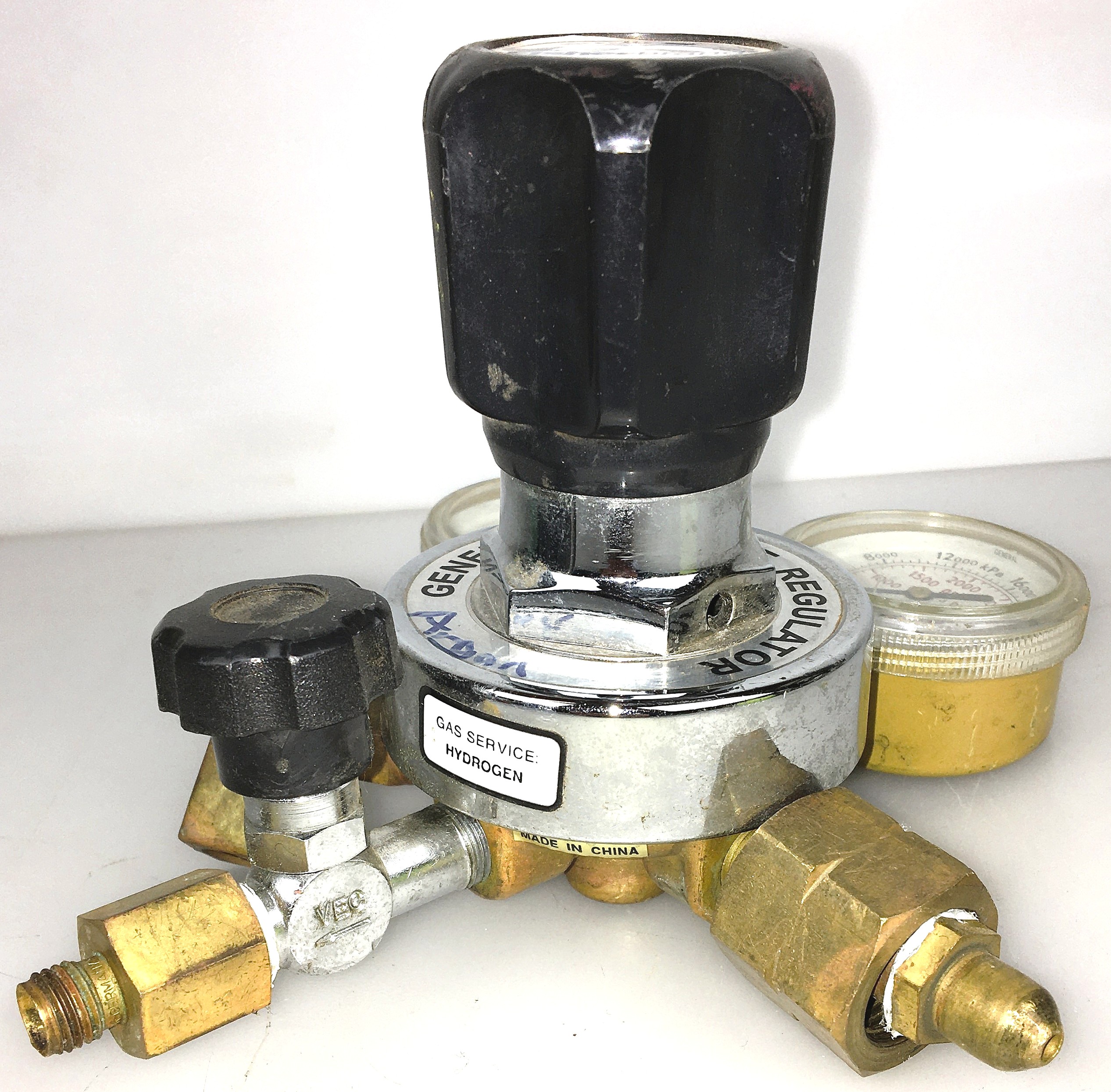 Used Fisherbrand 10-575-115 Brass Pressure Regulator (CGA 350)