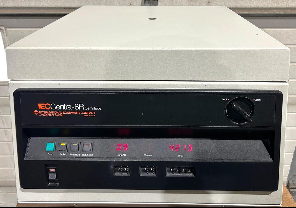 Used IEC Centra-8R Refrigerated Centrifuge with 218 Rotor and Accessories