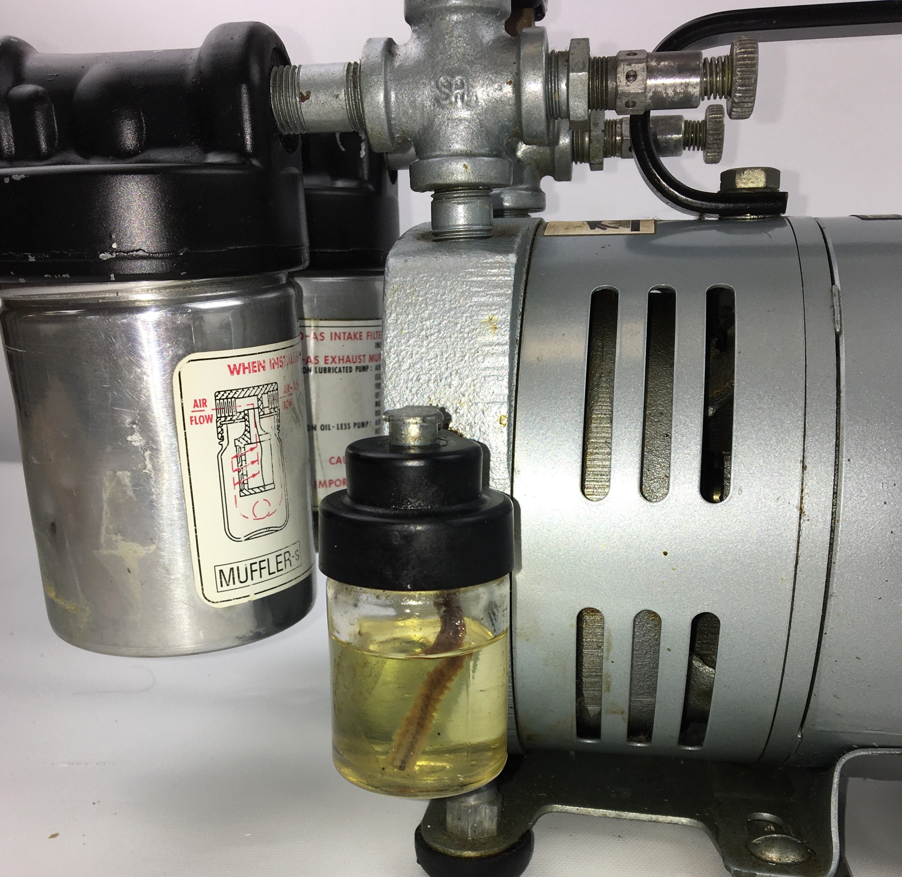 Used Gast 0323-G582EDX Rotary Vacuum Pump (5cfm)