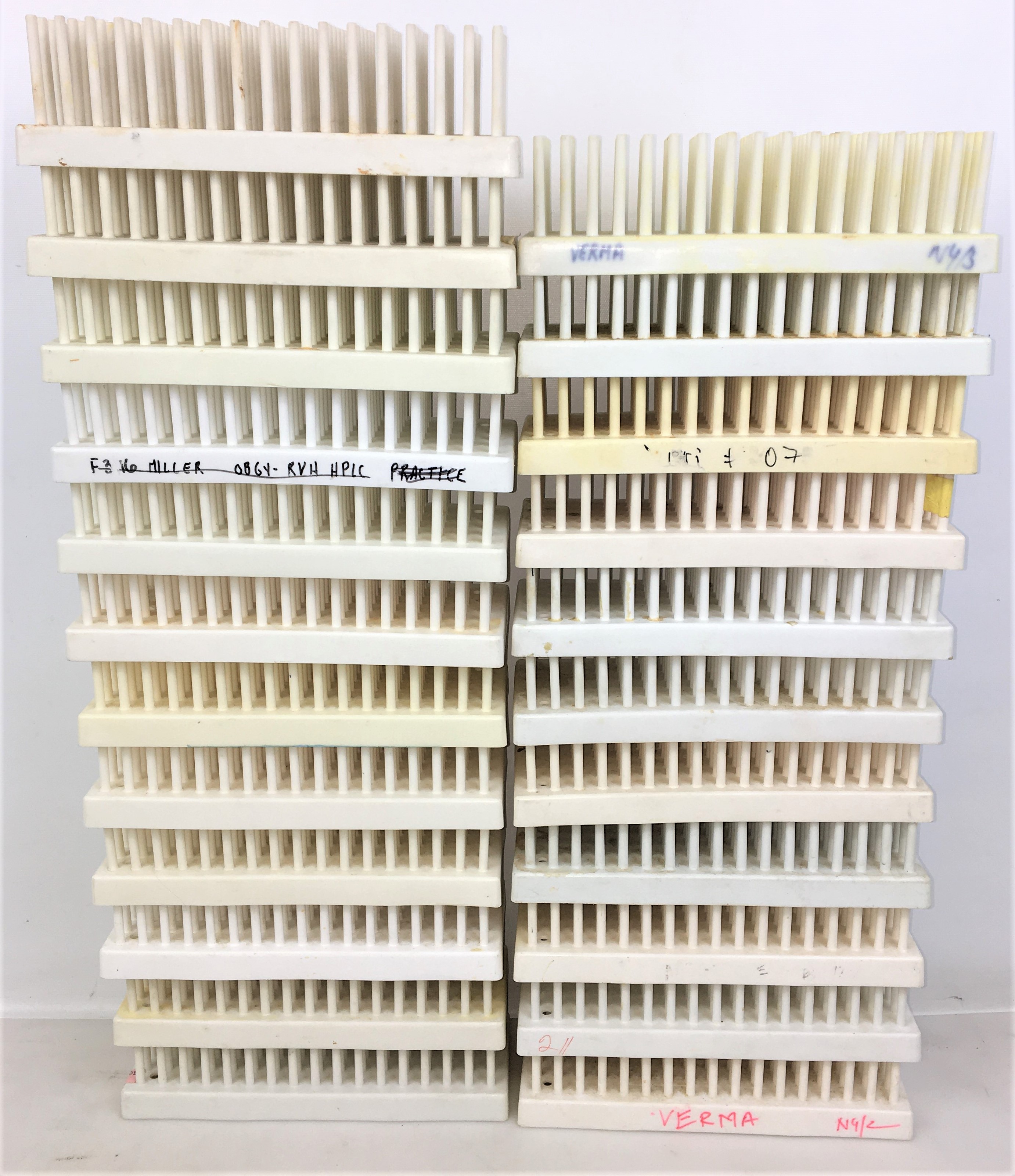 Used Endicott-Seymour ES207 Polypropylene Tube Rack - 80 x 10-13mm