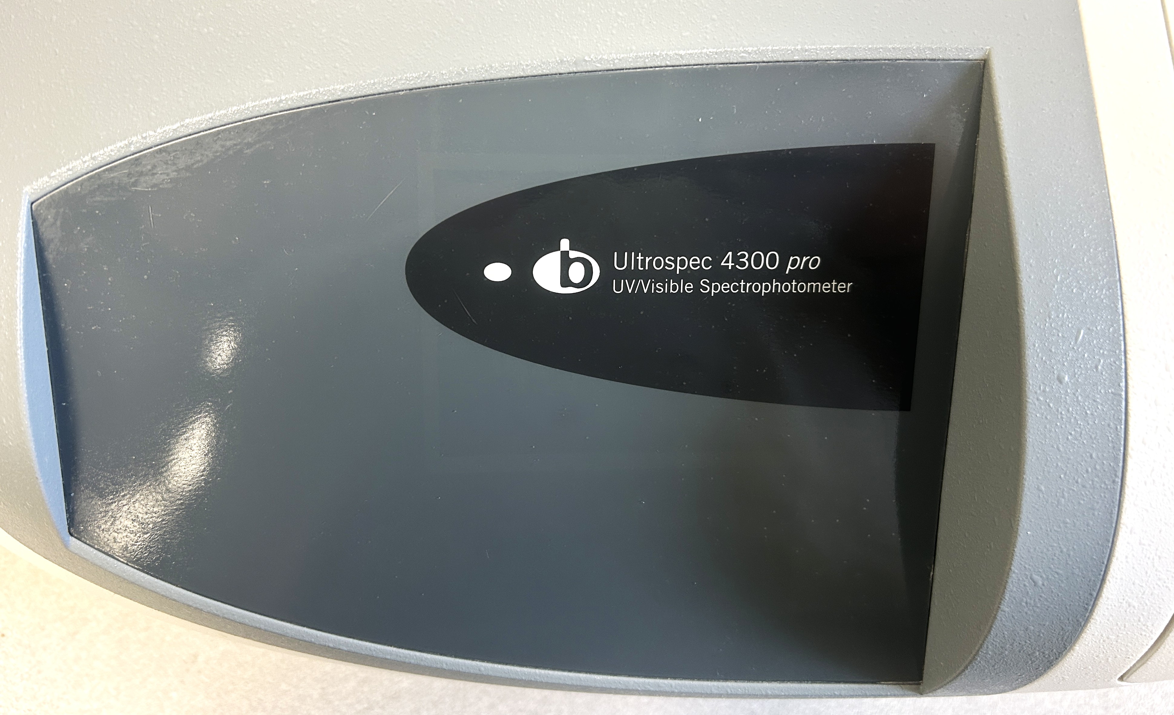 Used Biochrom Ultrospec 4300 Pro UV-Visible Spectrophotometer (190 to 1100nm)