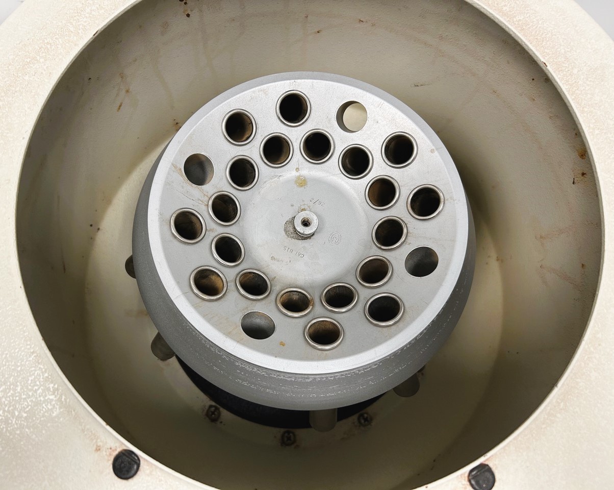 Used IEC HN-SII Centrifuge with IEC 815 Rotor (24 x 15mL)