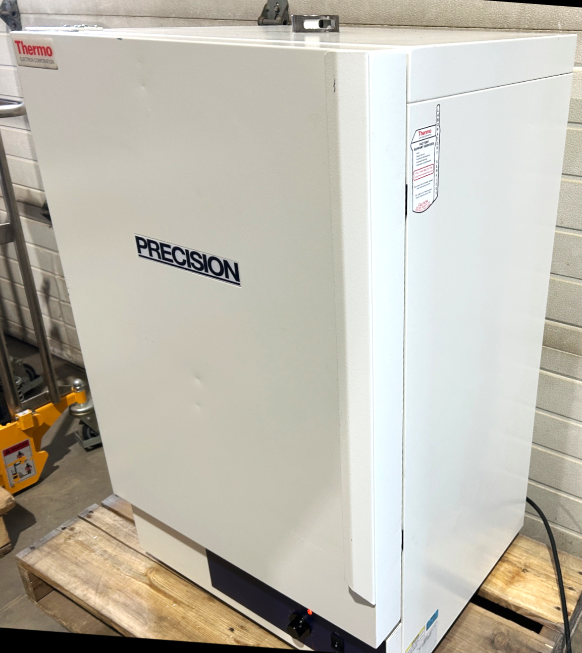 Used Thermo Precision 3524 (5EG) Gravity-Convection Incubator (4.5 Cu-Ft)