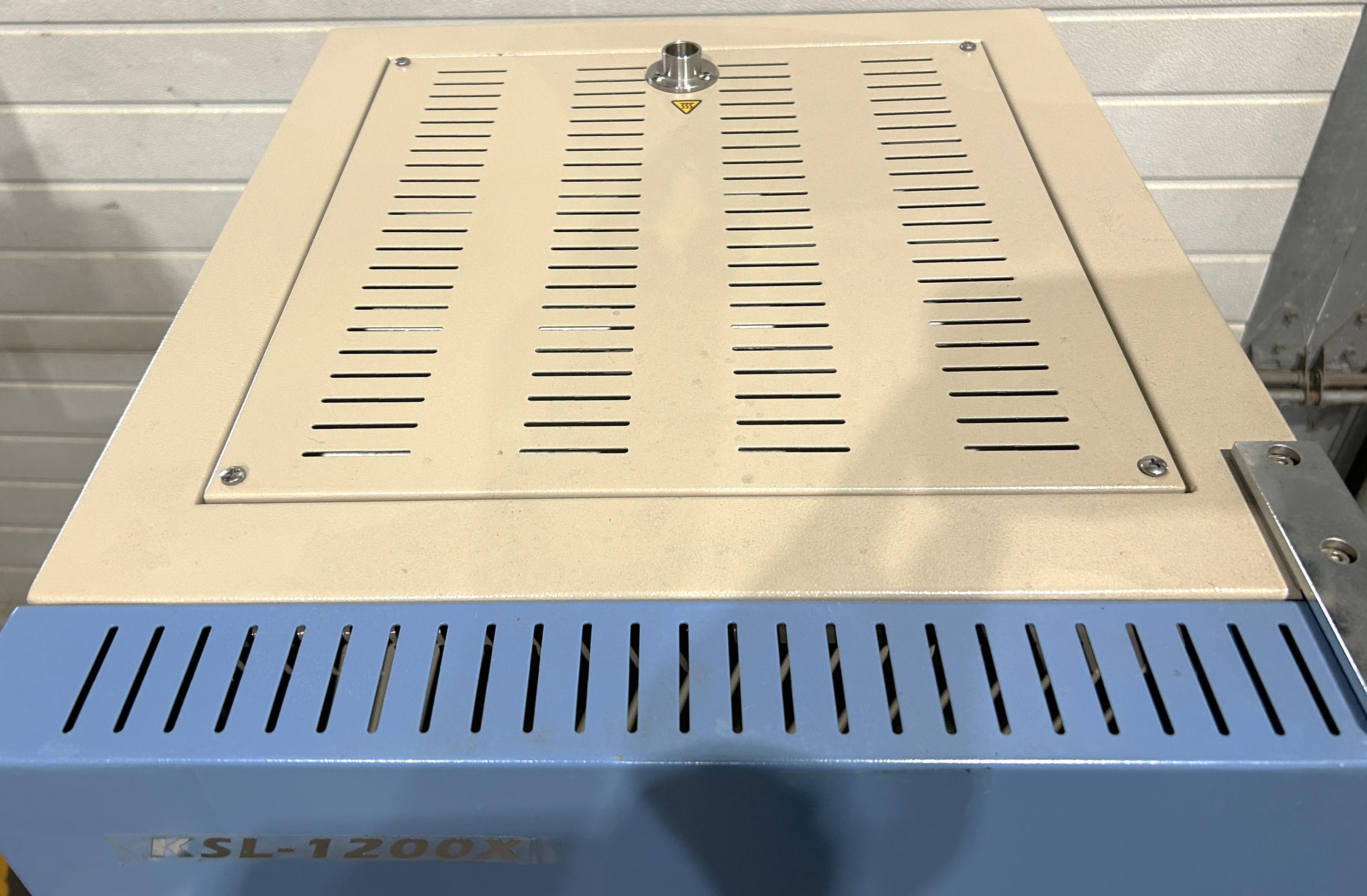 Used MTI KSL-1200X Programmable Muffle Furnace (0.95 Cu-Ft)