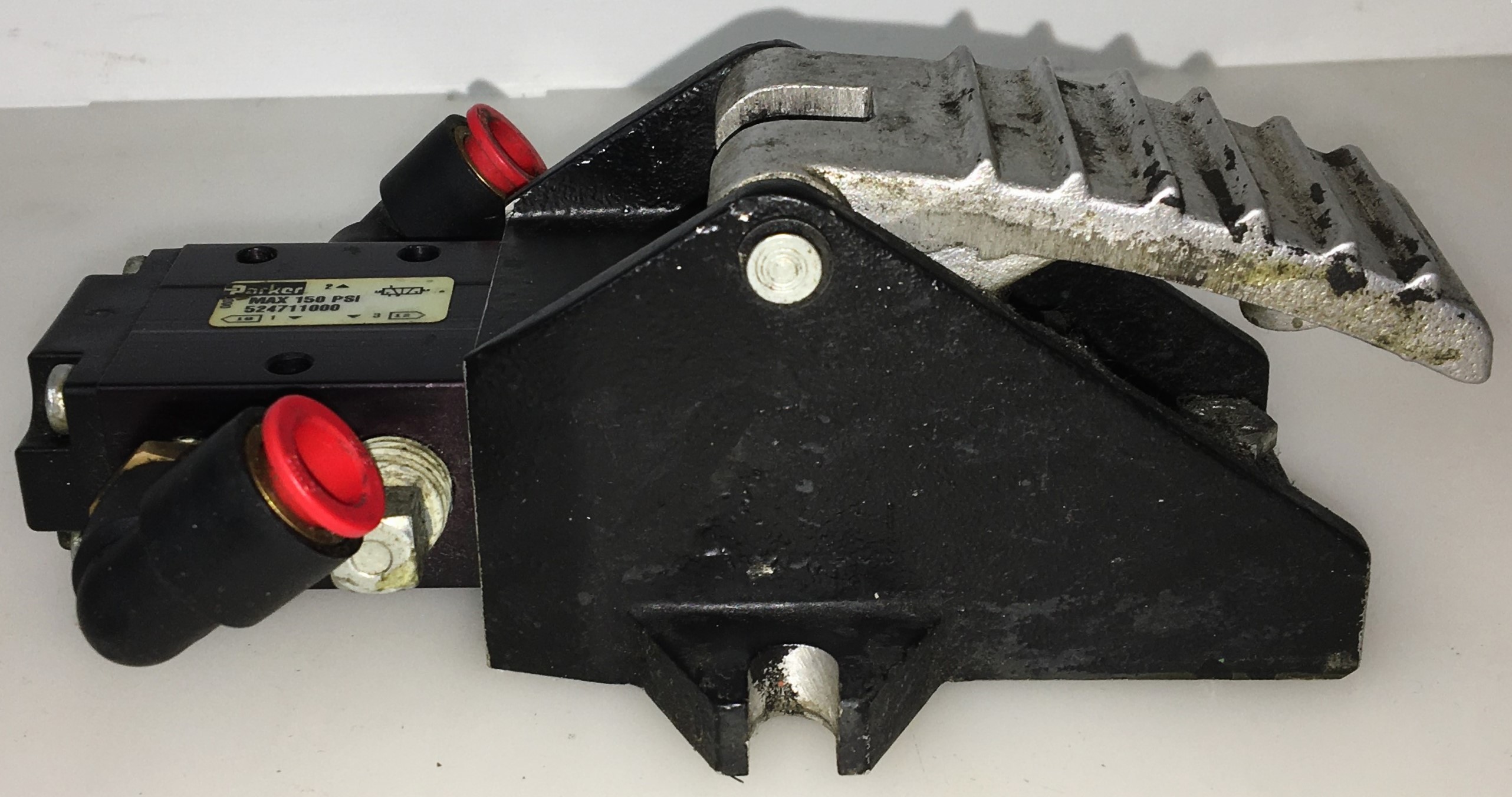 Used Parker Hannifin DirectAir 4 Series Manual Air Control Valve