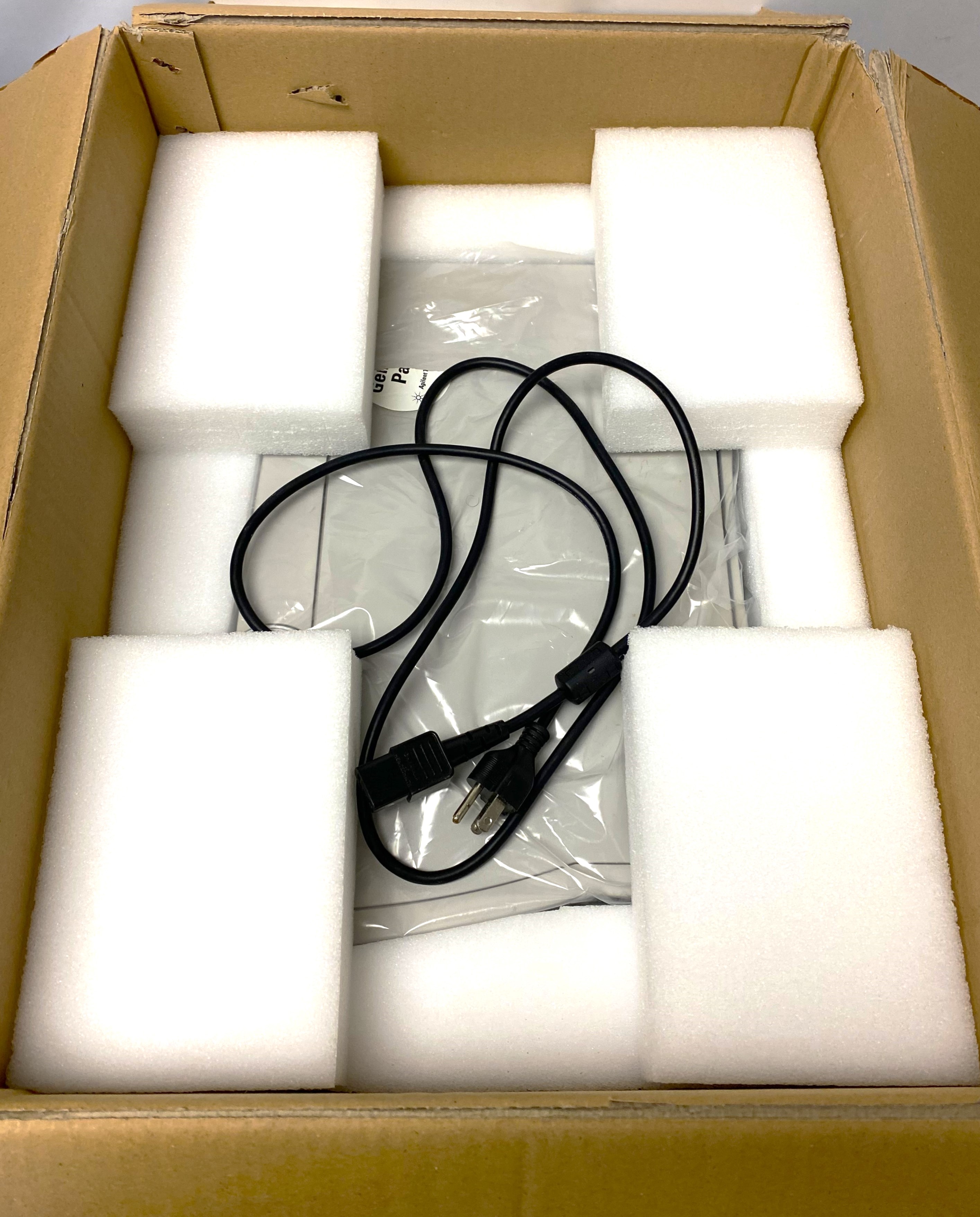 Used Agilent 2100 (G2938B) BioAnalyzer DNA Chip Reader