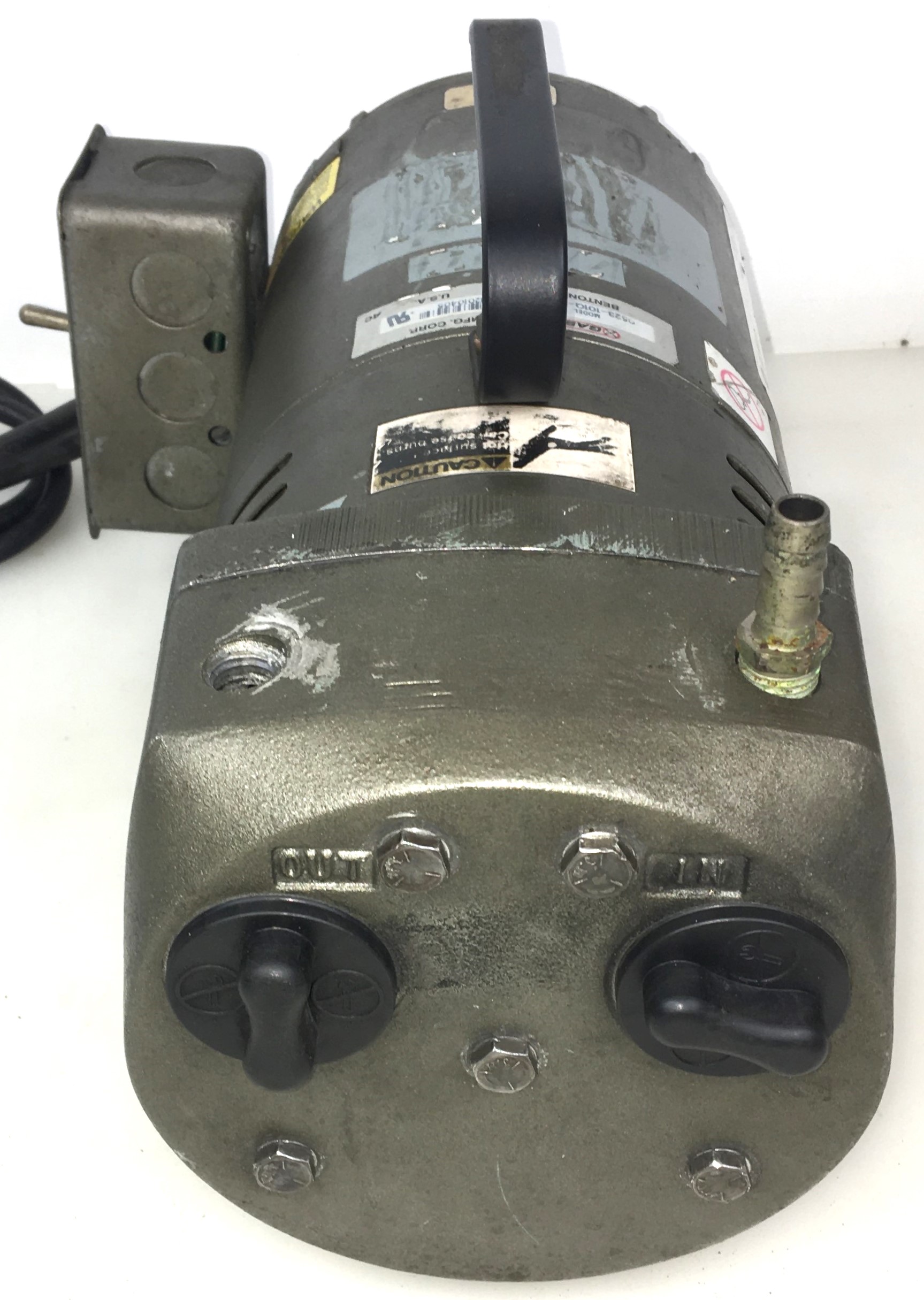 Used Gast 0523-101Q-G582DX Oil-Free Rotary Vacuum Pump - 5cfm