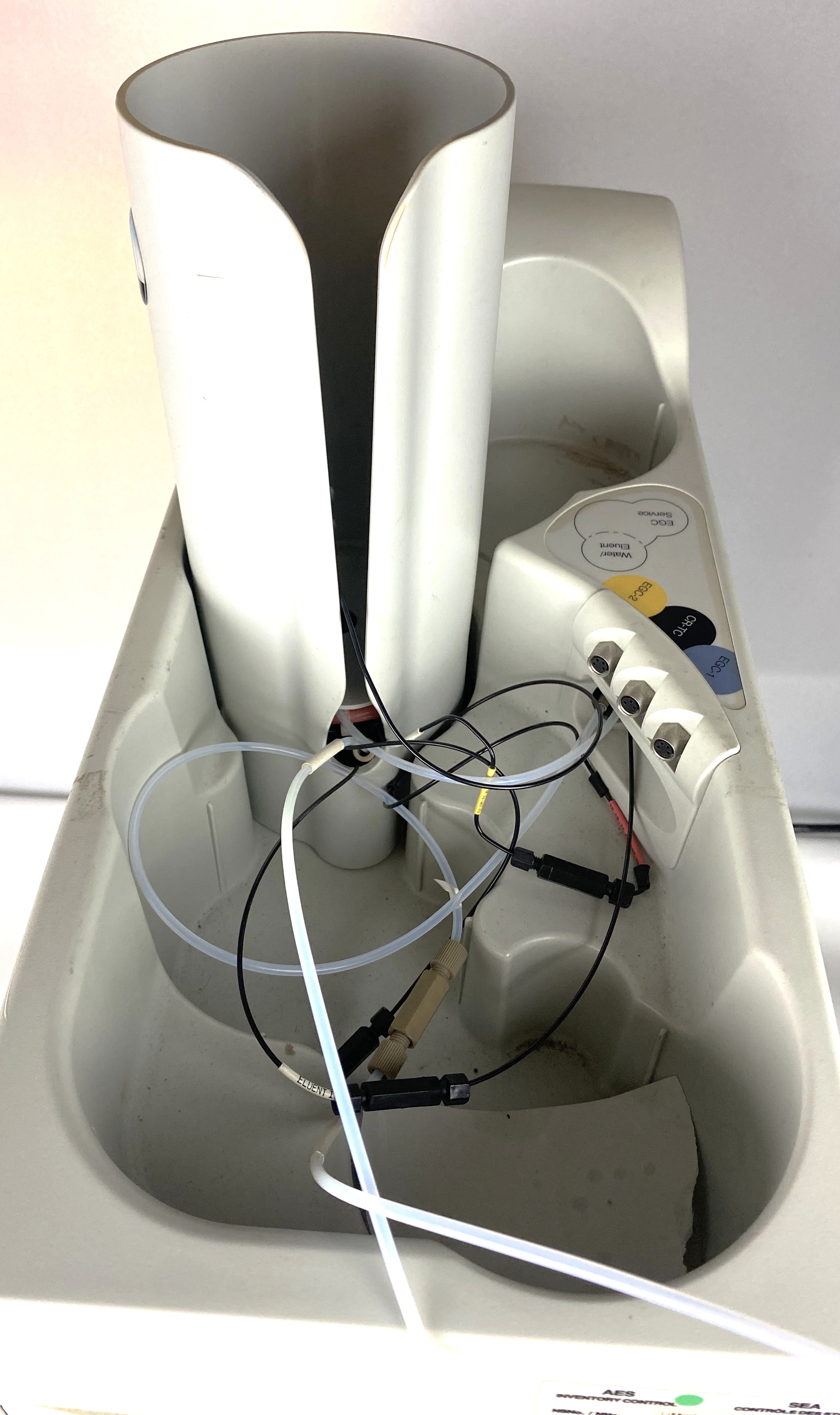 As is Dionex ICS-2000 Ion Chromatograph (AS-IS FOR PARTS)