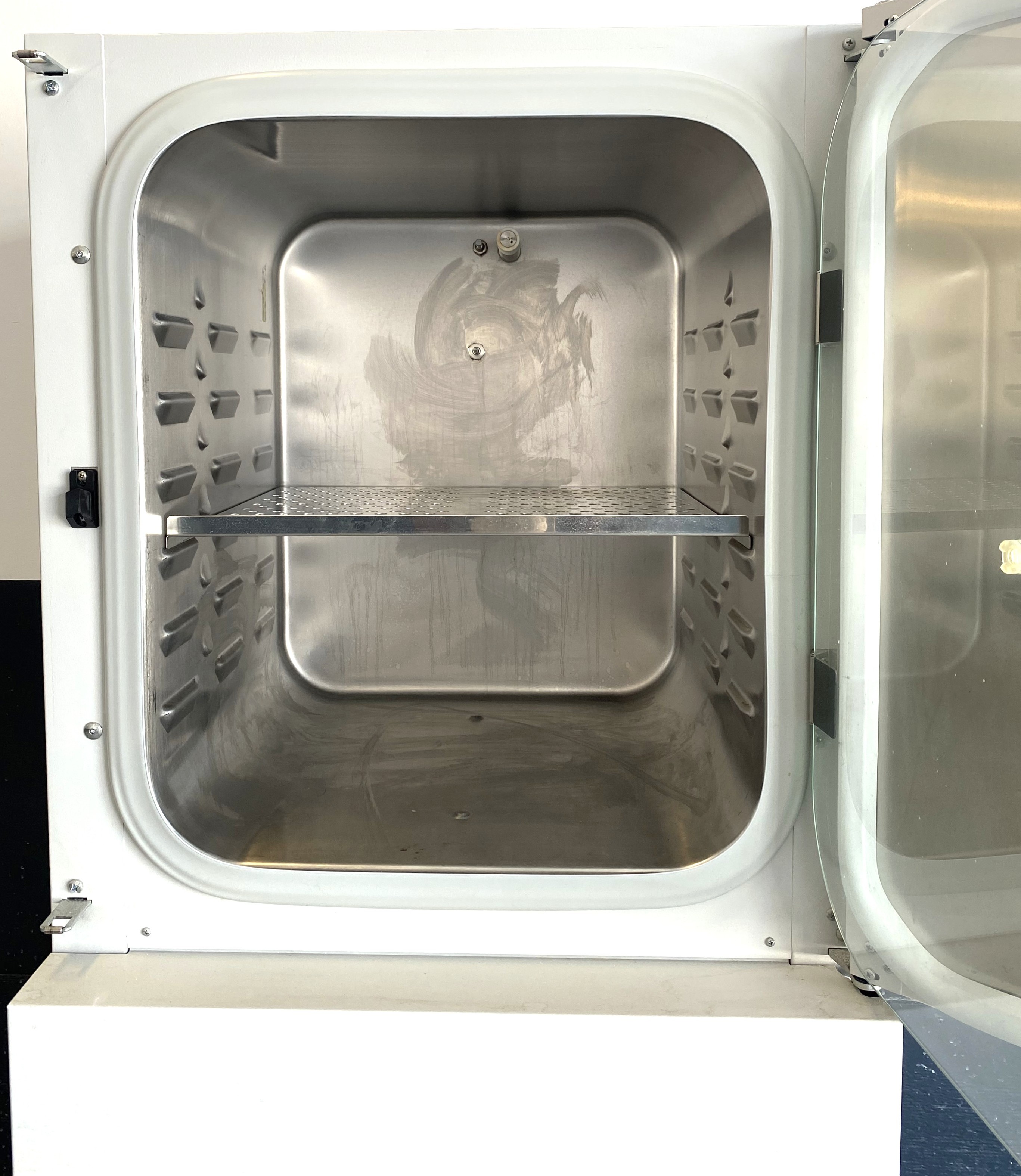 Used Binder CB150-UL CO2 Incubator (5.4 Cu-Ft)