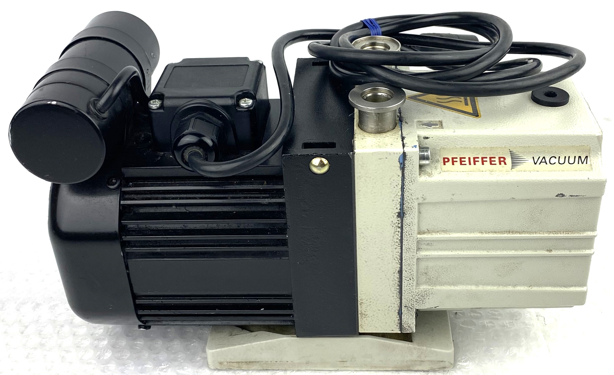 Used Pfeiffer DUO 2.5 (G3170-80025) Rotary Vacuum Pump (2.5cfm)