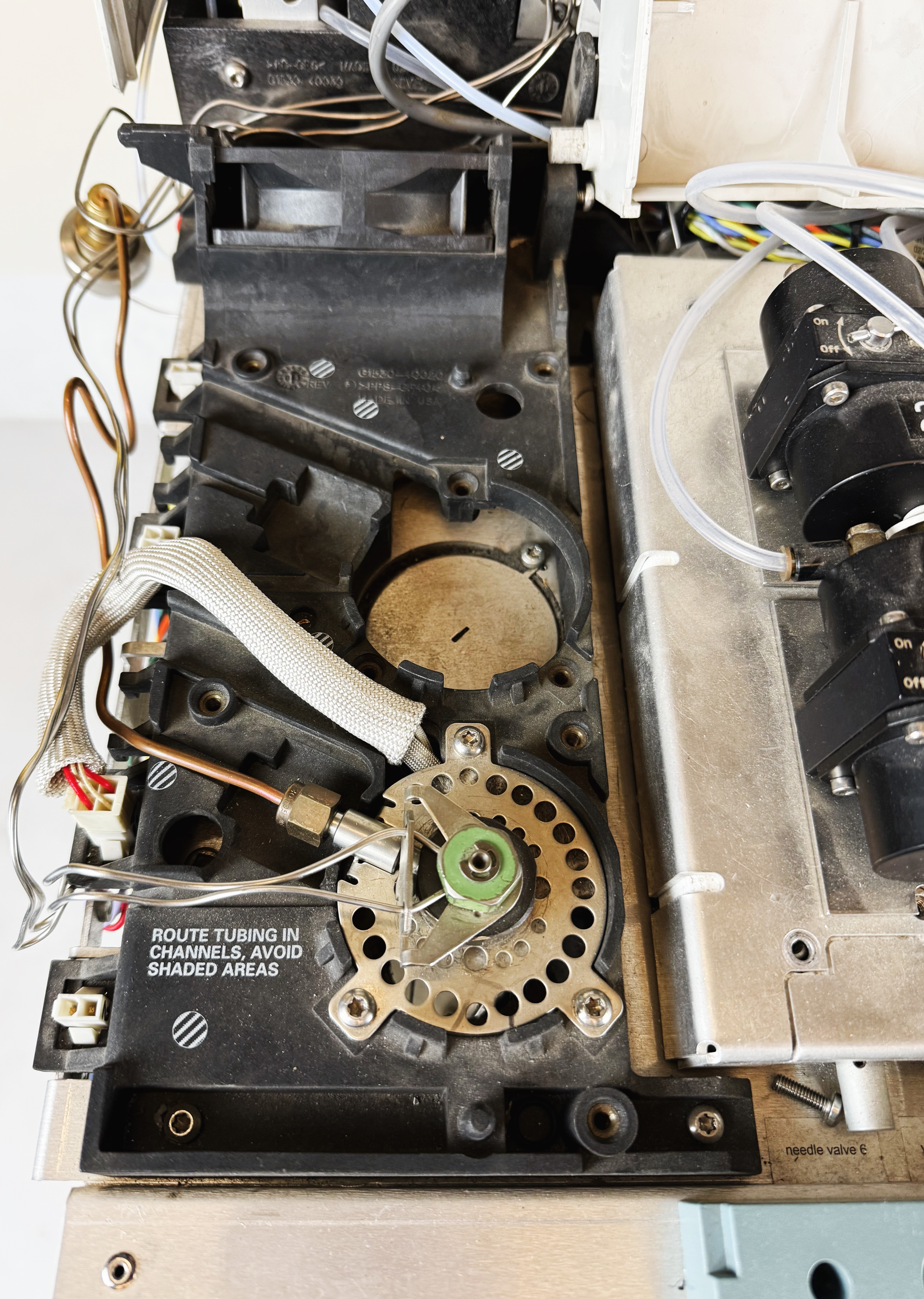 As is Agilent 6890N (G1530N) Network GC System