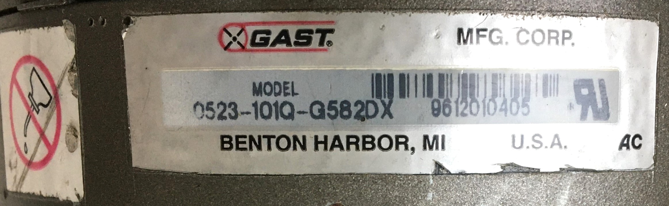 Used Gast 0523-101Q-G582DX Oil-Free Rotary Vacuum Pump - 5cfm