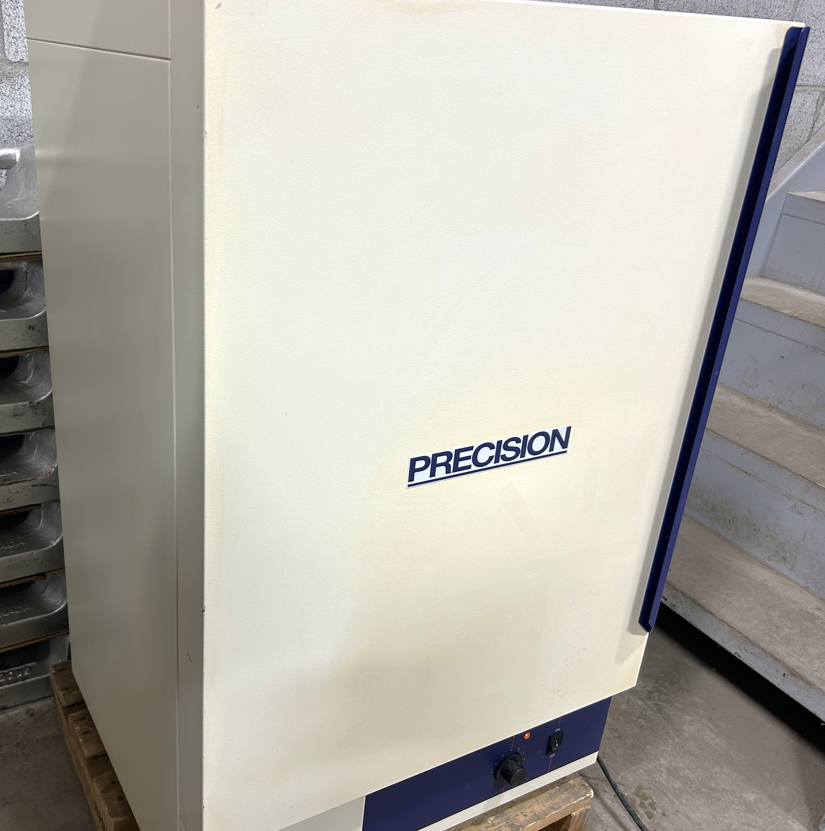 Used Precision Economy 5EM Gravity-Convection Incubator (4.5 Cu-Ft)