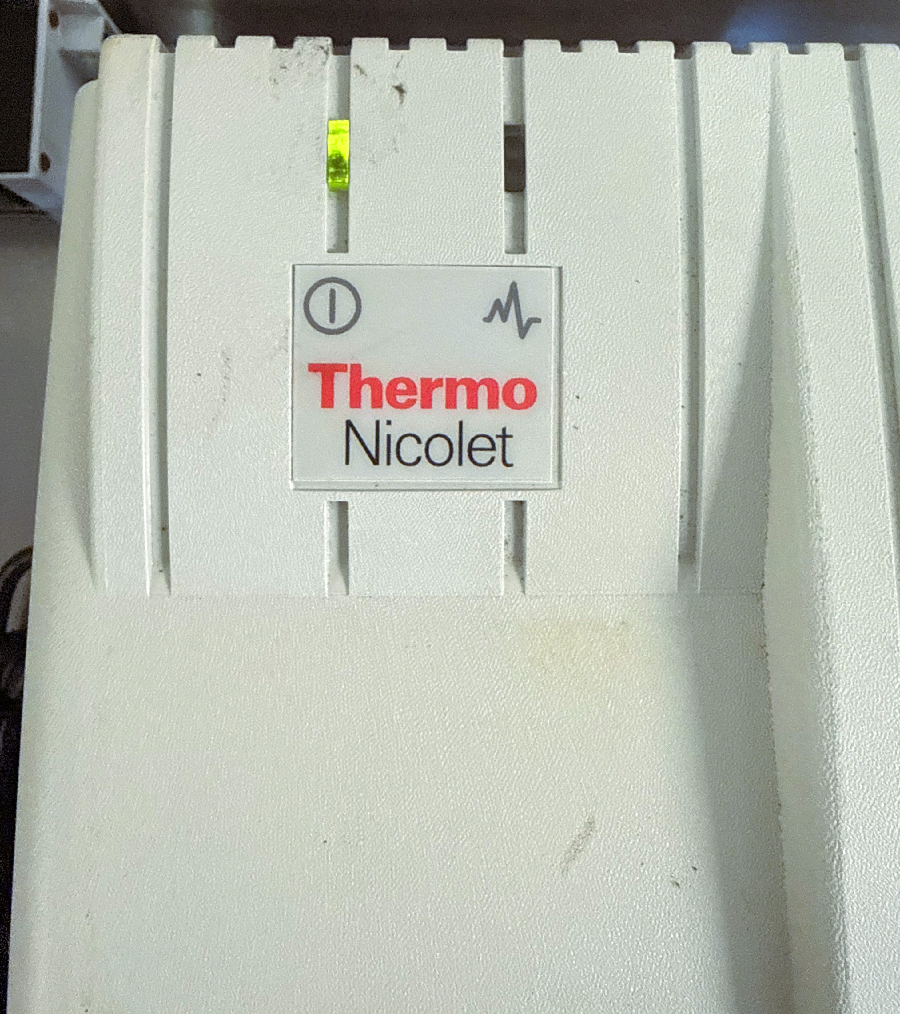 Used Thermo Nicolet Avatar 360 ESP FT-IR Spectrophotometer with Carrying Case