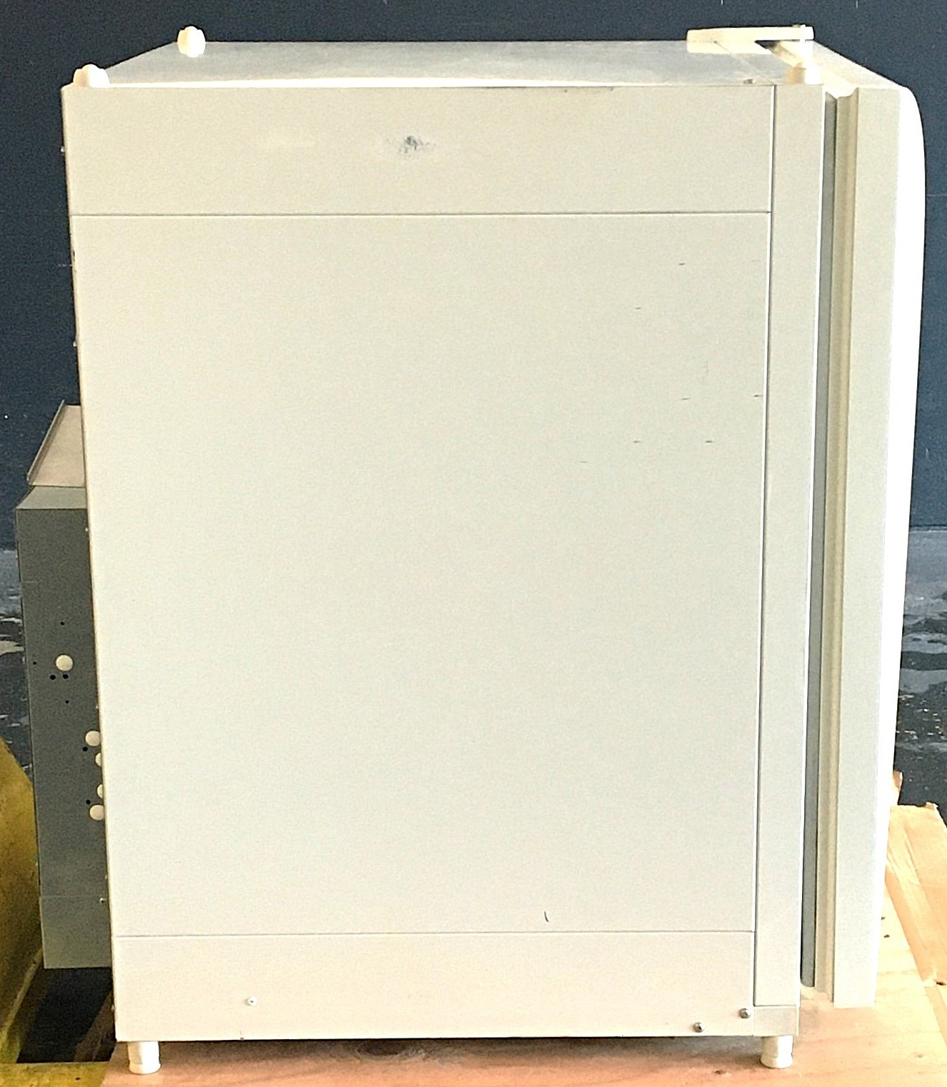 Used Heraeus HERAcell 150 CO2 Incubator (5.3 Cu-Ft)