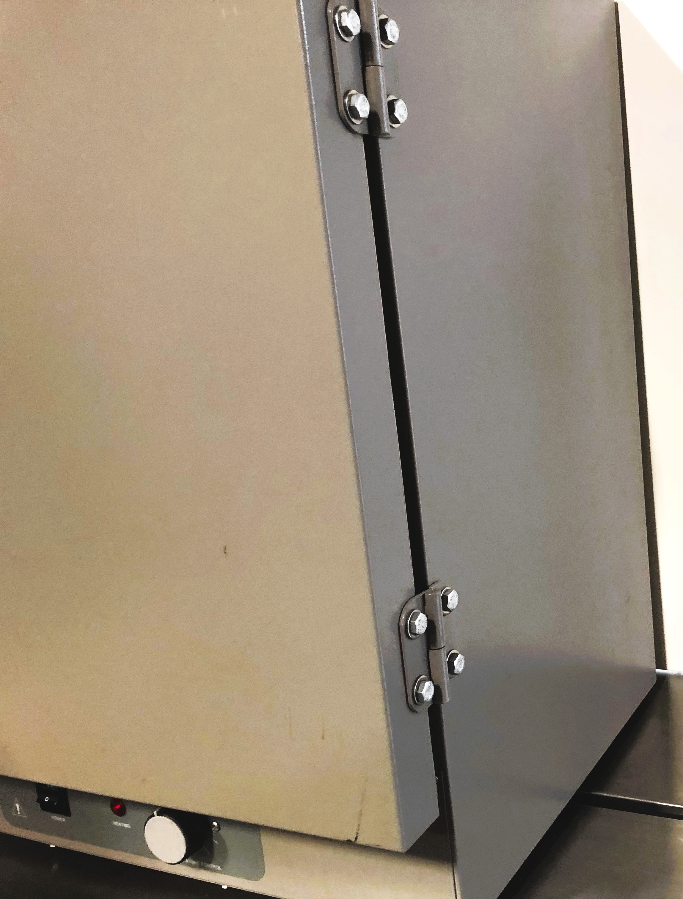 Used VWR (Shel-Lab) 1305U Gravity-Convection Oven (2 Cu-Ft)